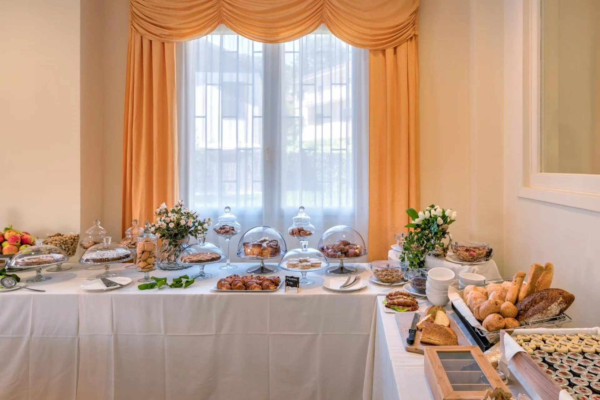 Breakfast in Hotel Galeazzi