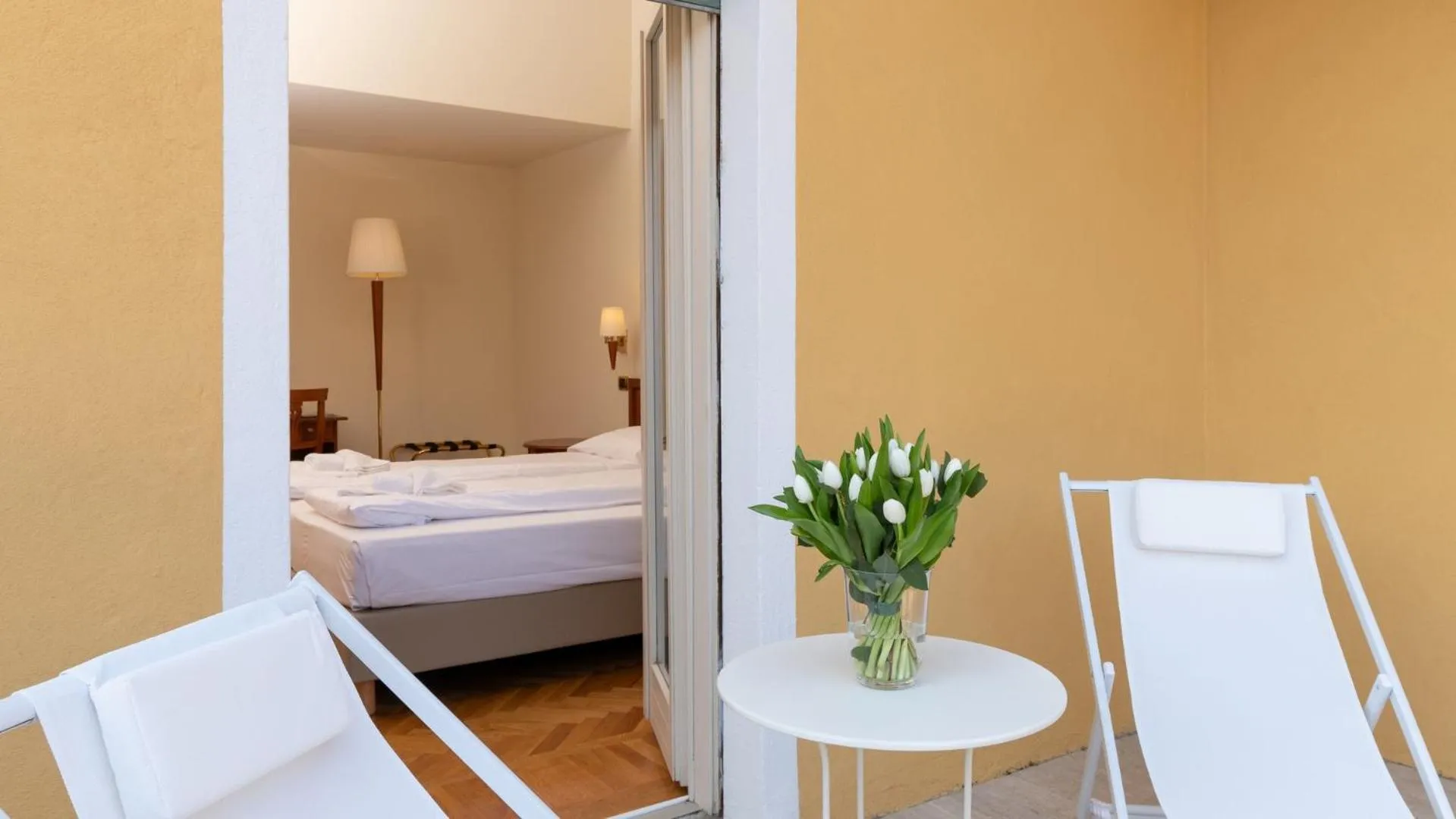 Balcony/Terrace, Bed in Hotel Galeazzi