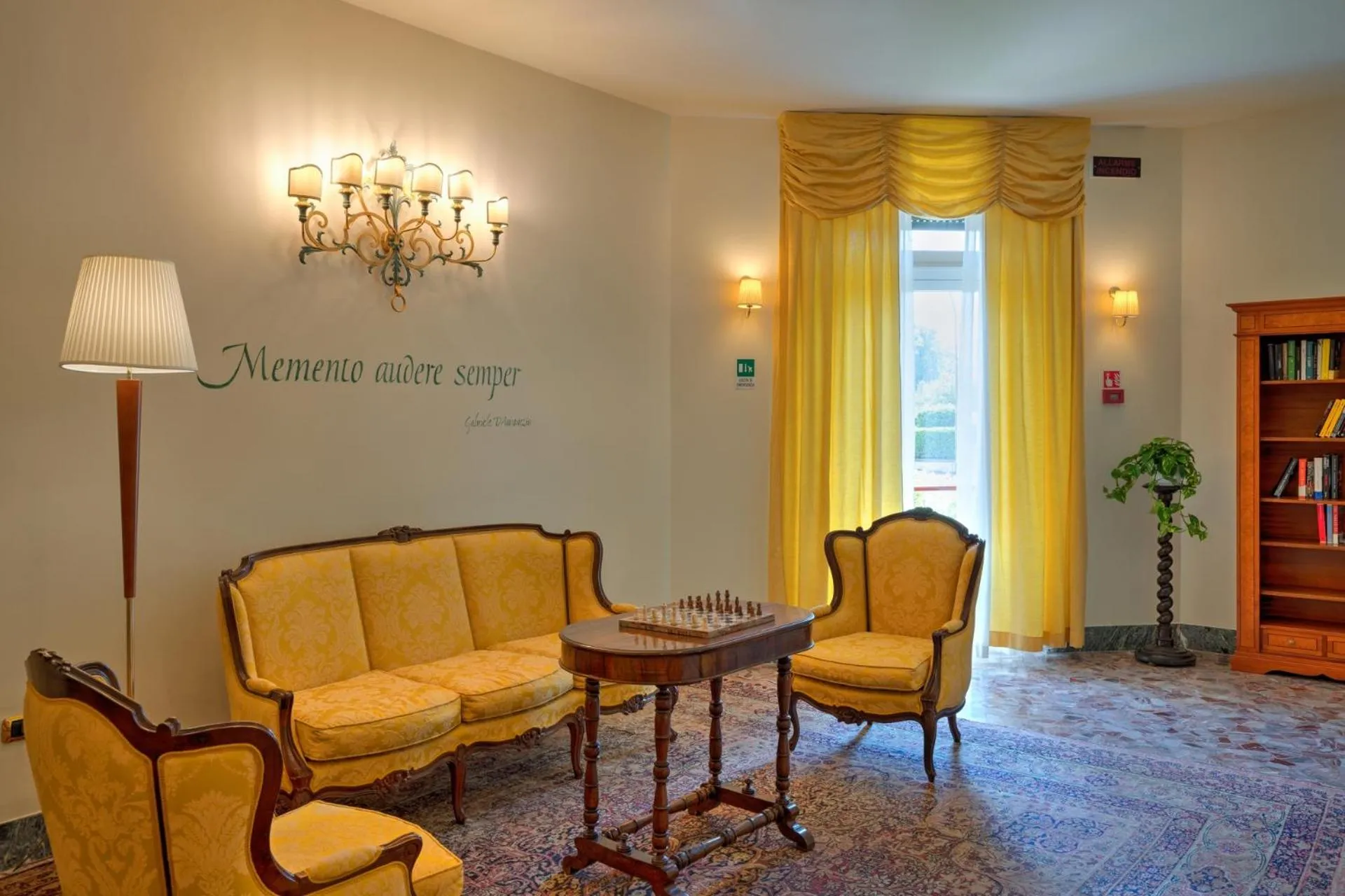 Communal lounge/ TV room in Hotel Galeazzi