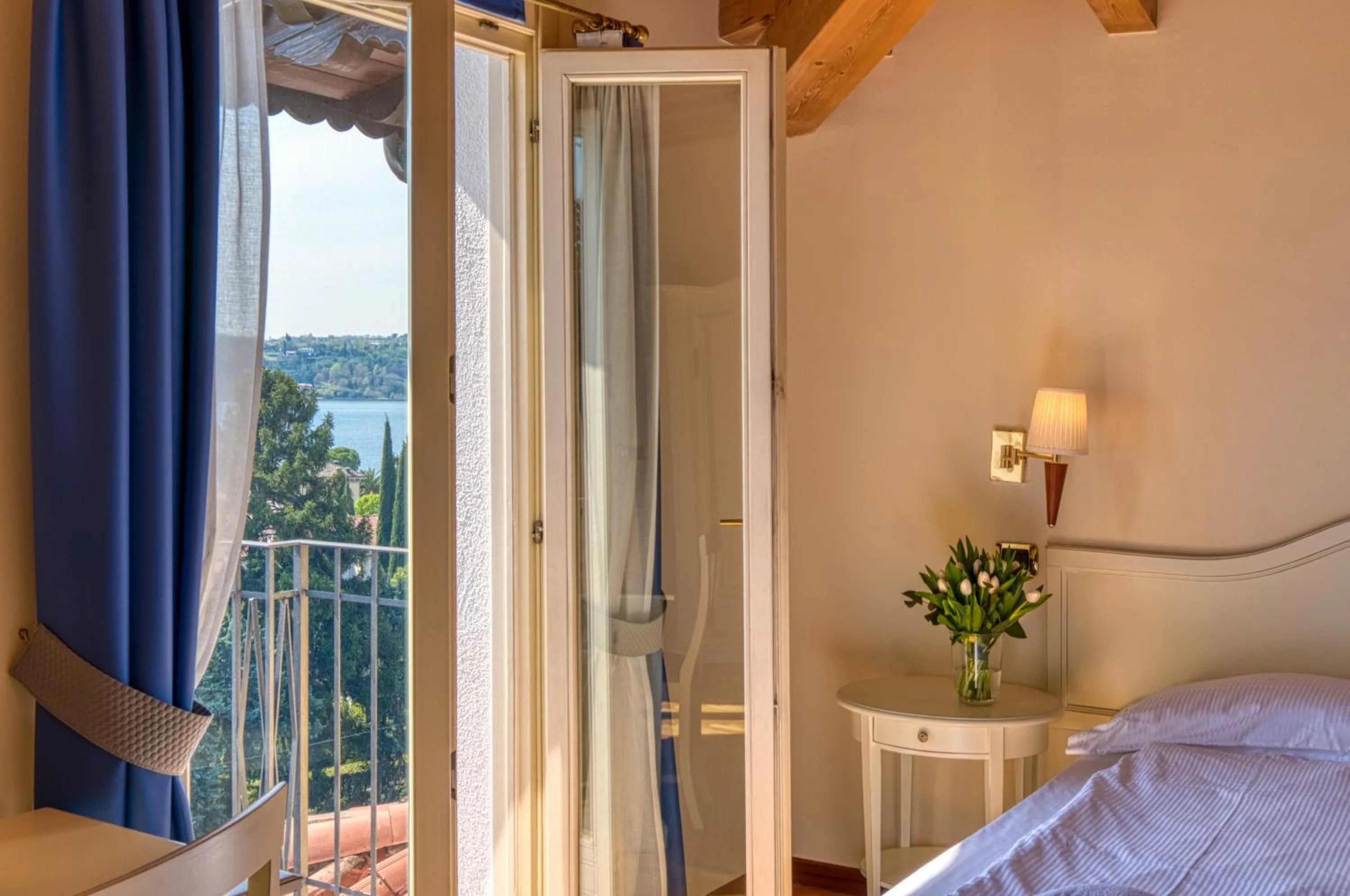 Balcony/Terrace, Bed in Hotel Galeazzi