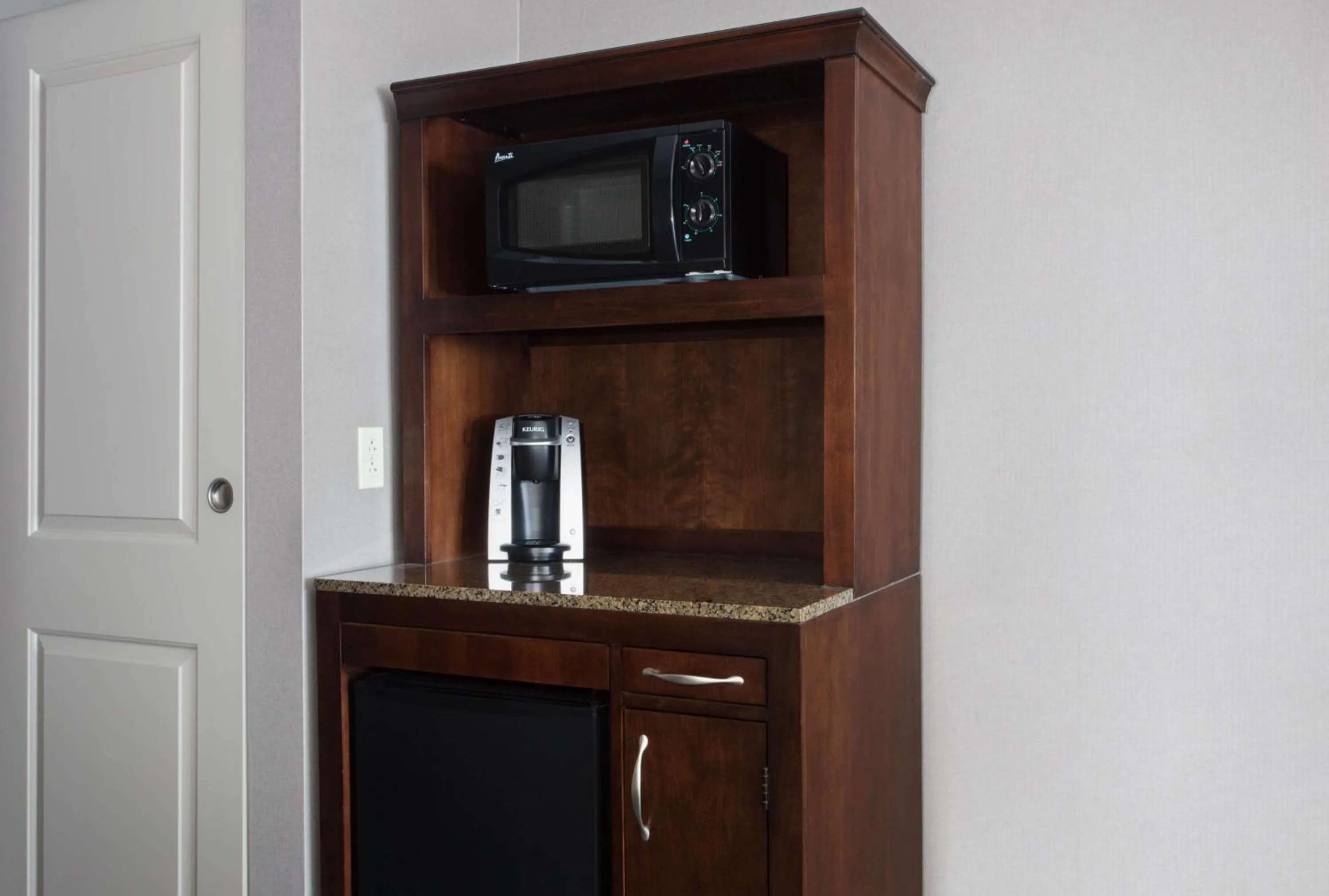 Kitchen or kitchenette in Hilton Garden Inn Annapolis