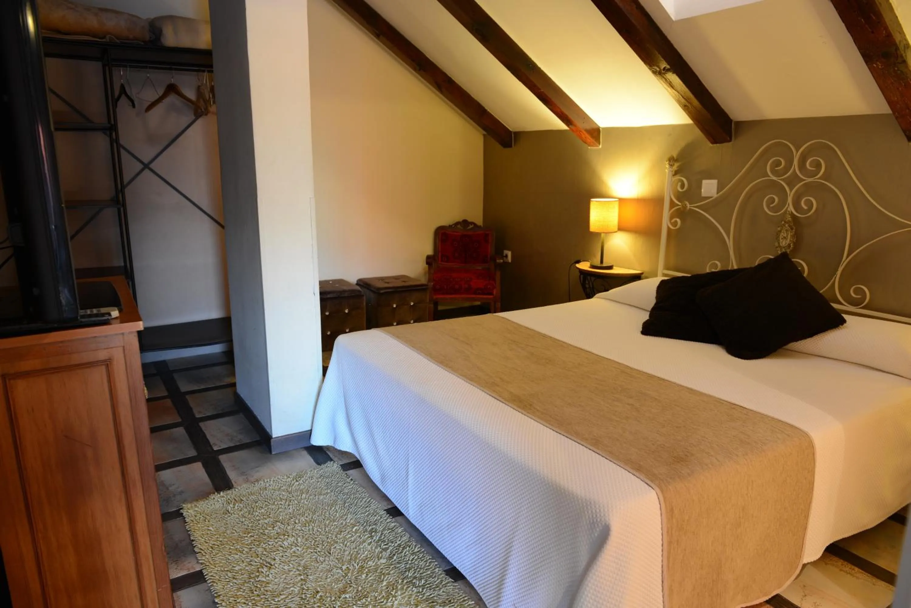 Decorative detail, Bed in Tu Mansión