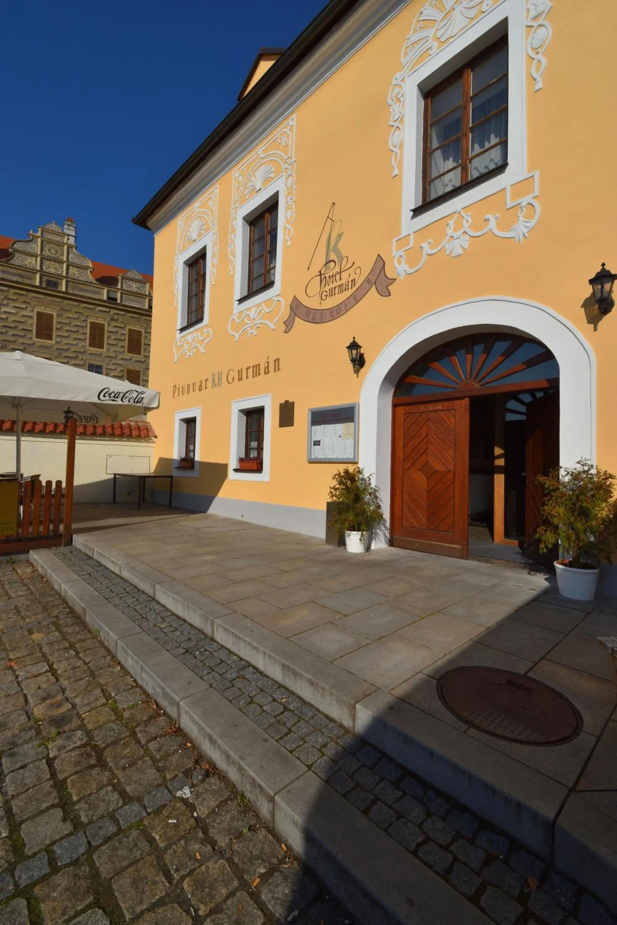 Facade/entrance in Hotel Gurman