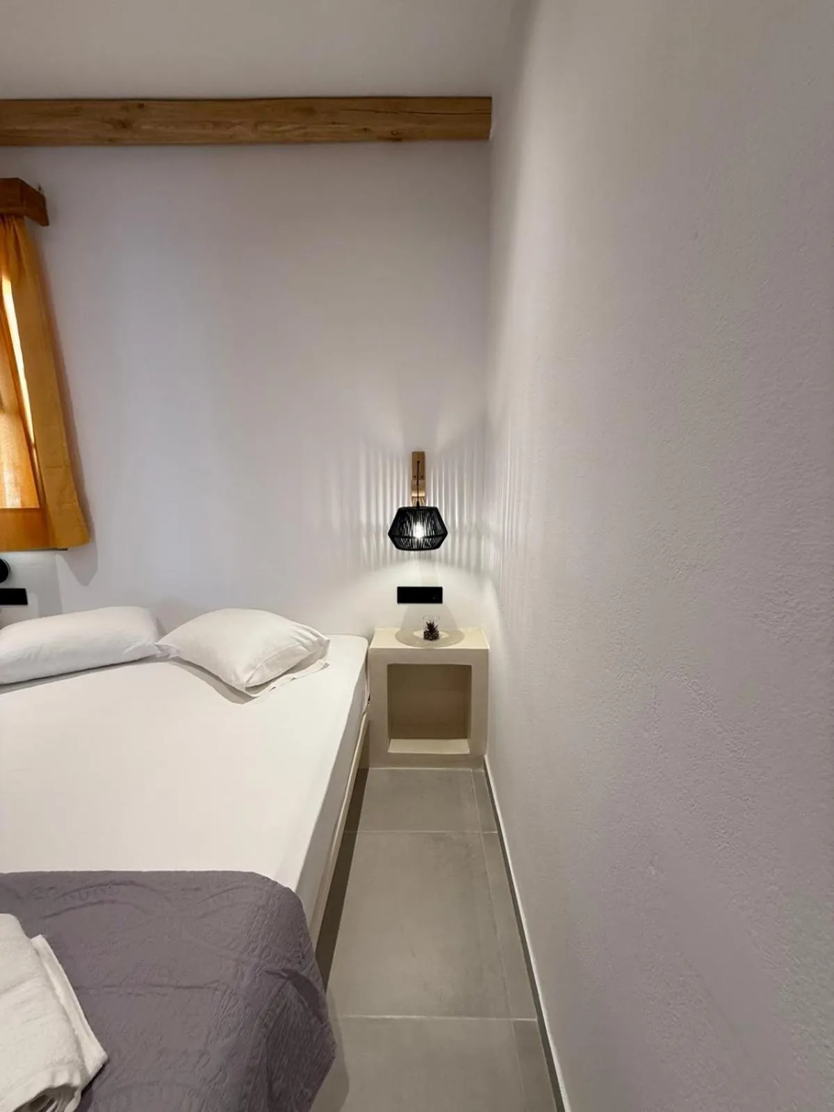 Bed in Summer Dream 1