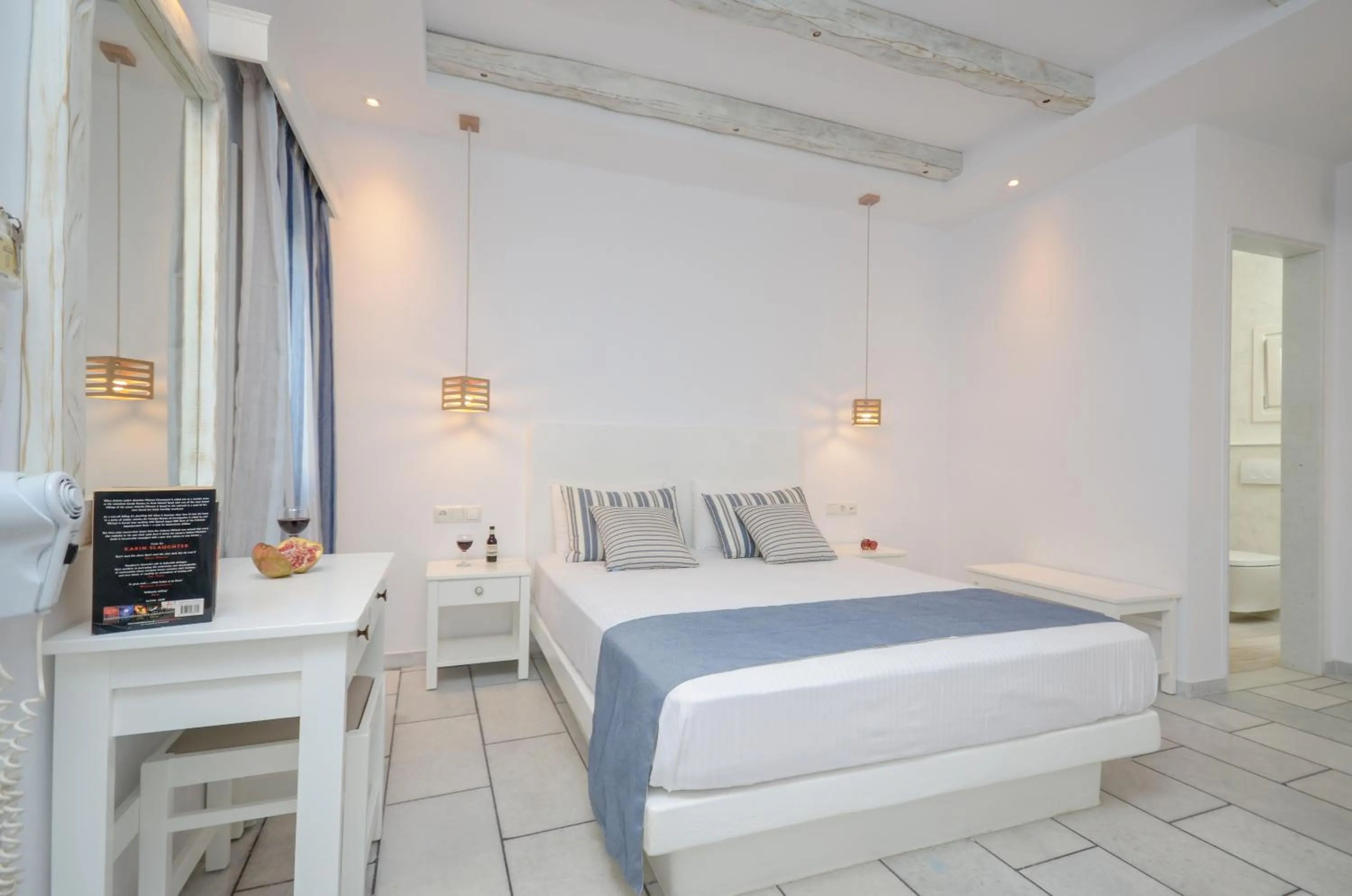 Bed in Summer Dream 1