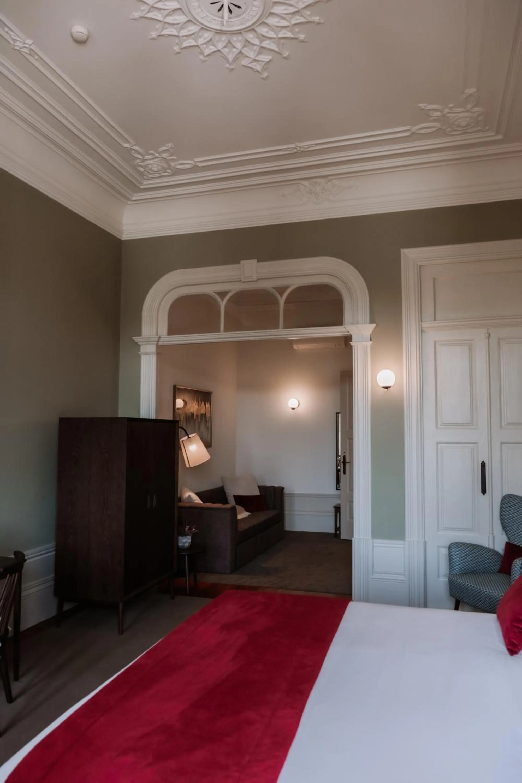 Bedroom, Bed in Marquês Garden House by Olivia