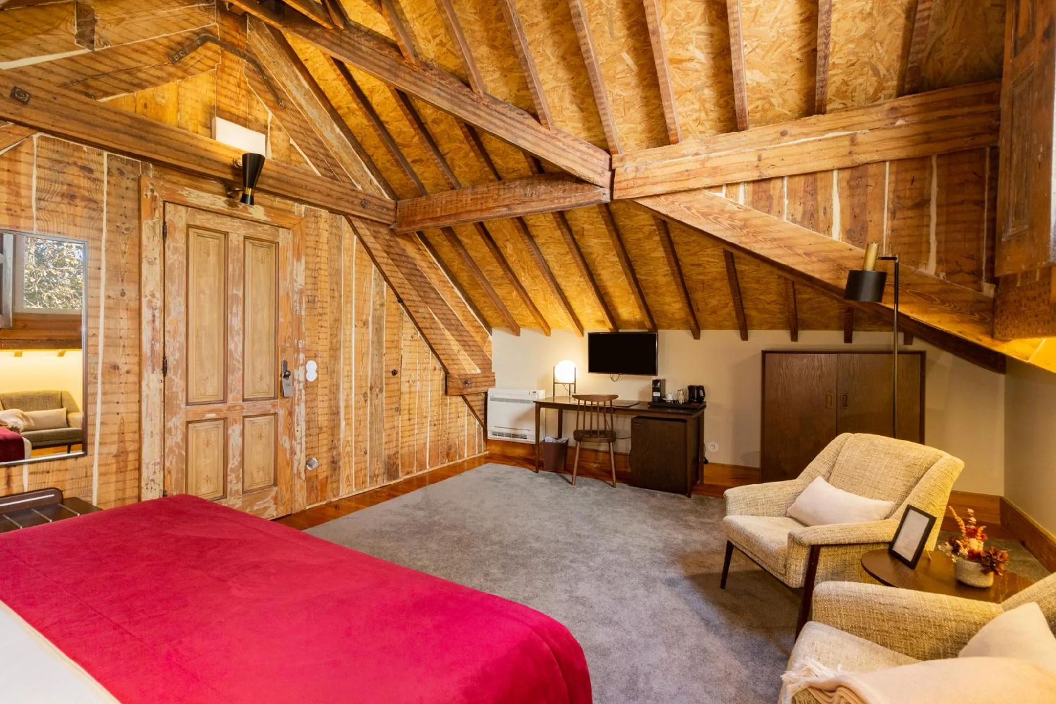 Bedroom, Bed in Marquês Garden House by Olivia