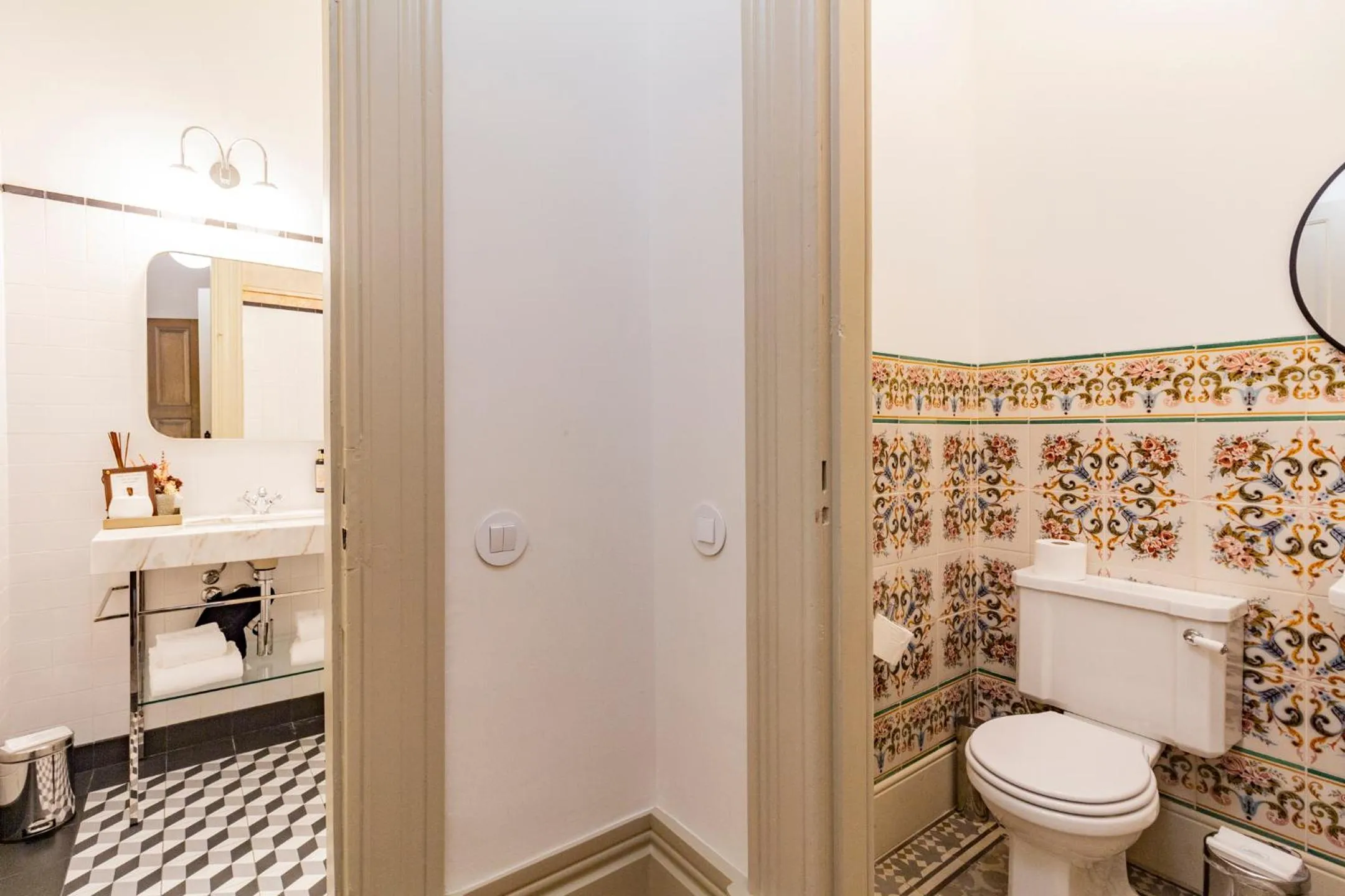 Bathroom in Marquês Garden House by Olivia