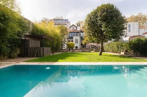 Property building in Marquês Garden House by Olivia