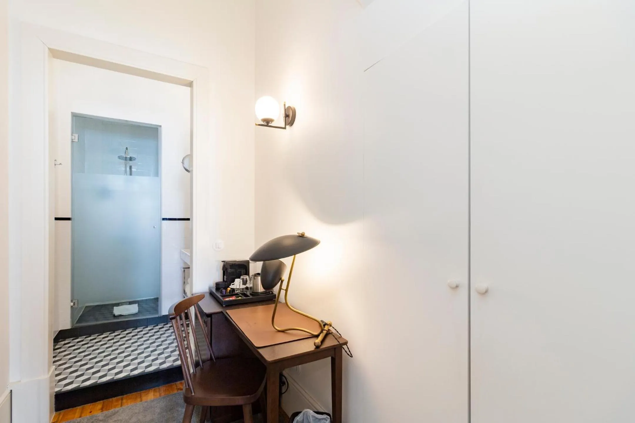 Seating area in Marquês Garden House by Olivia