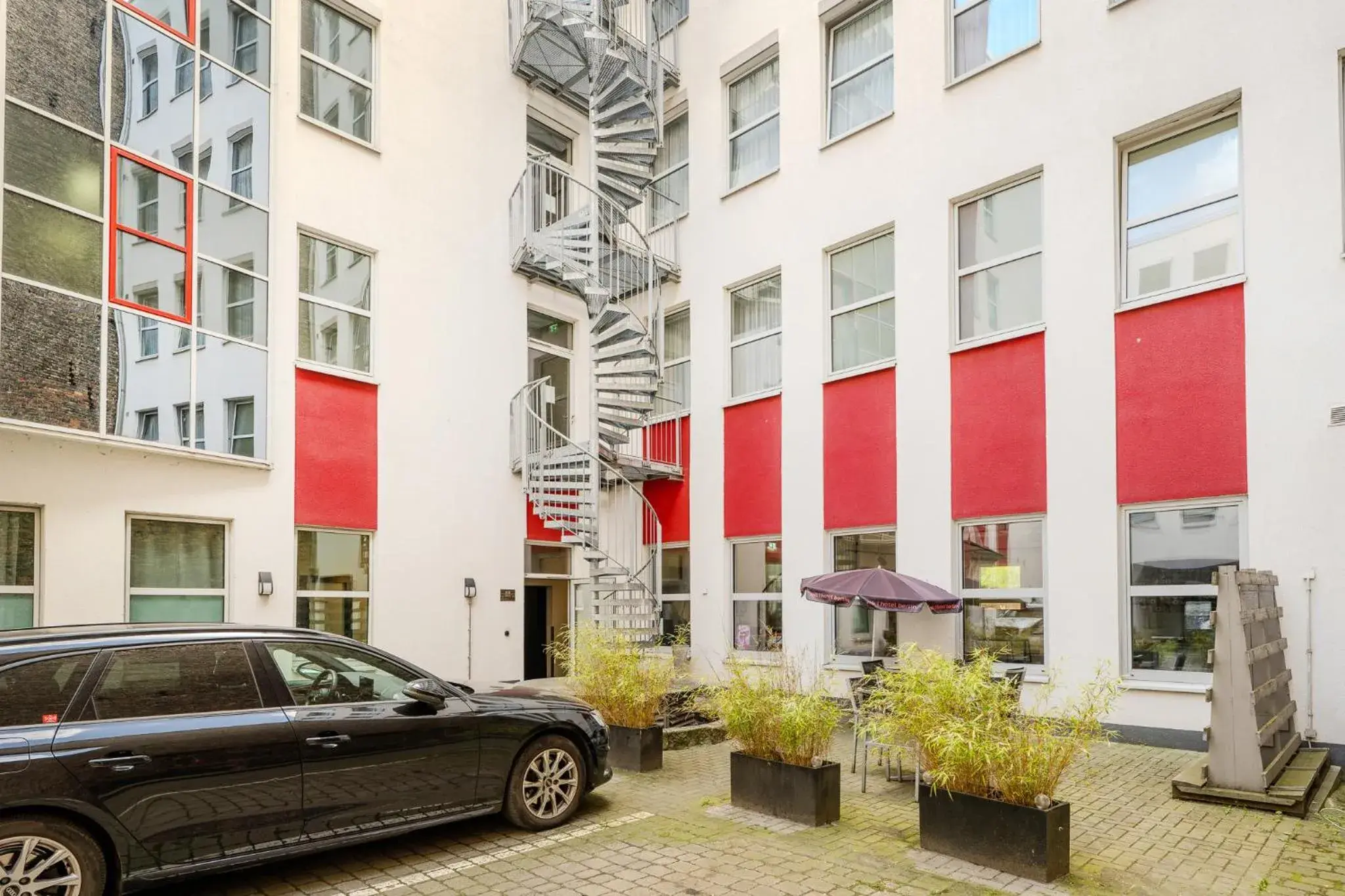 Property building in mk hotel berlin Property building in mk hotel berlin