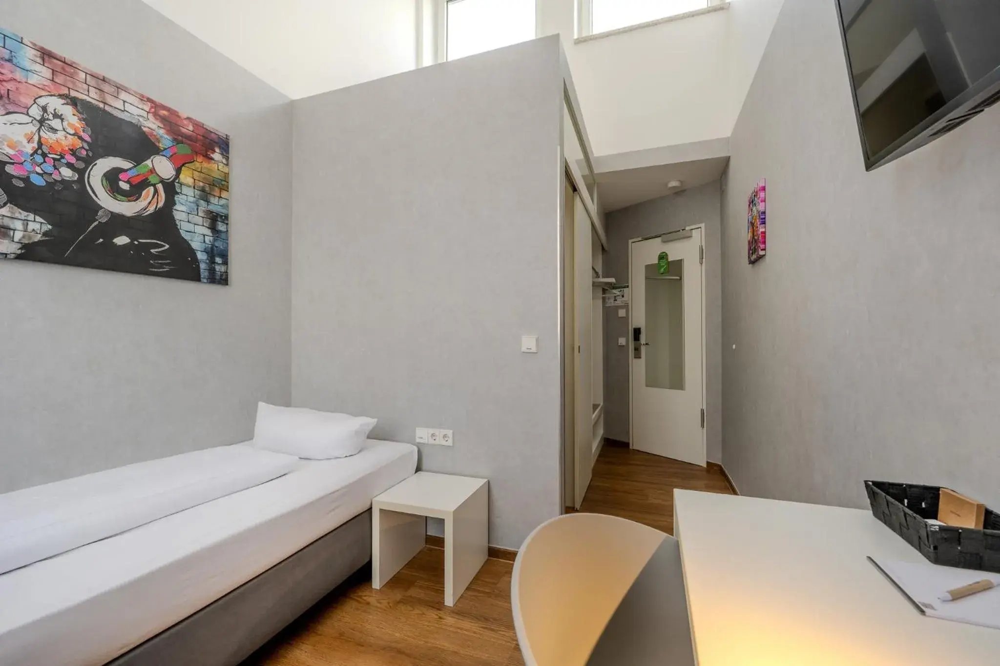 Photo of the whole room, Bed in mk hotel berlin Photo of the whole room, Bed in mk hotel berlin