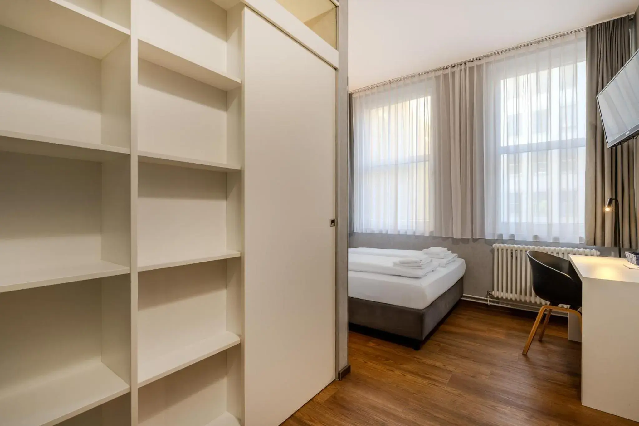 Photo of the whole room, Bed in mk hotel berlin Photo of the whole room, Bed in mk hotel berlin