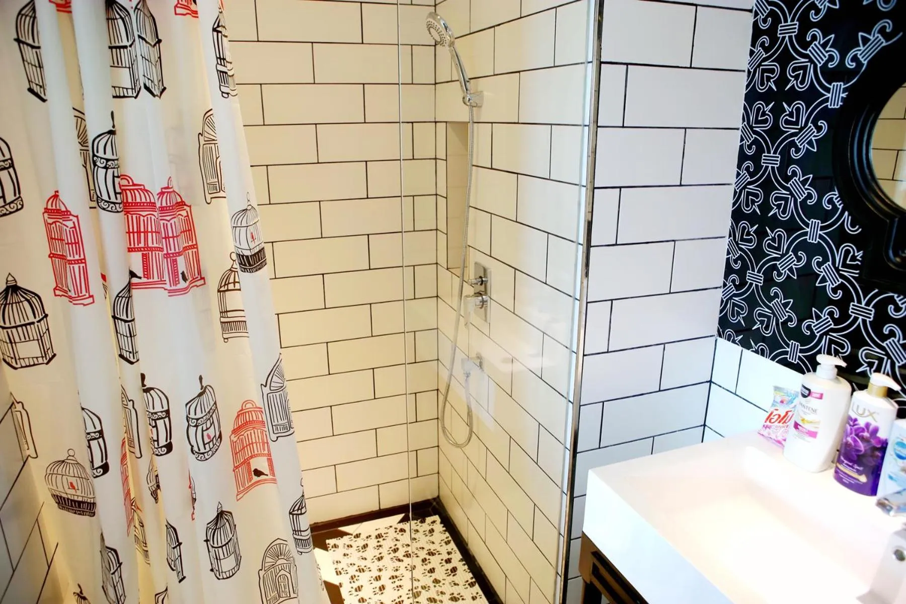 Shower in Venetian Poseidon Pool Hotel