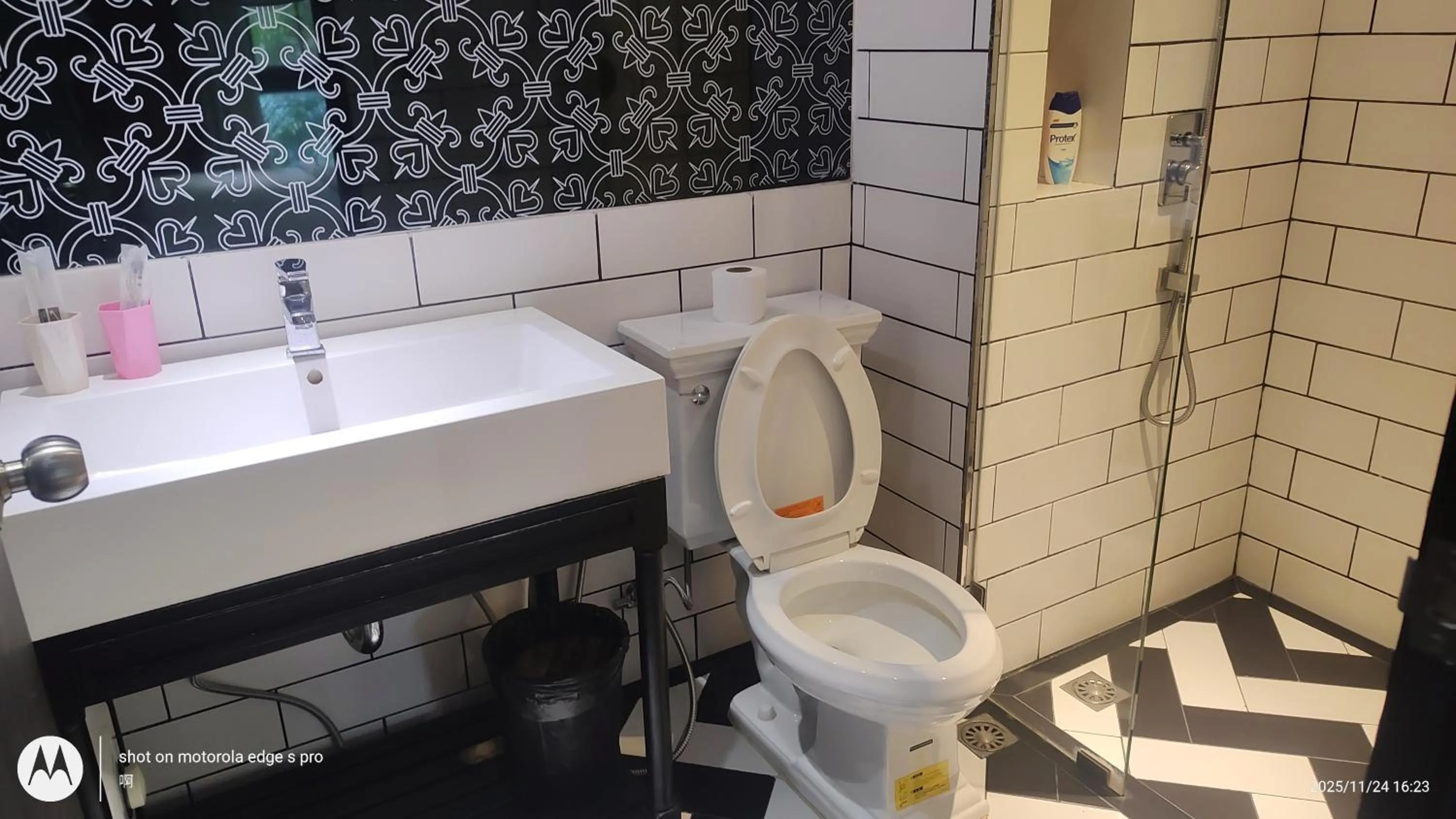 Toilet in Venetian Poseidon Pool Hotel