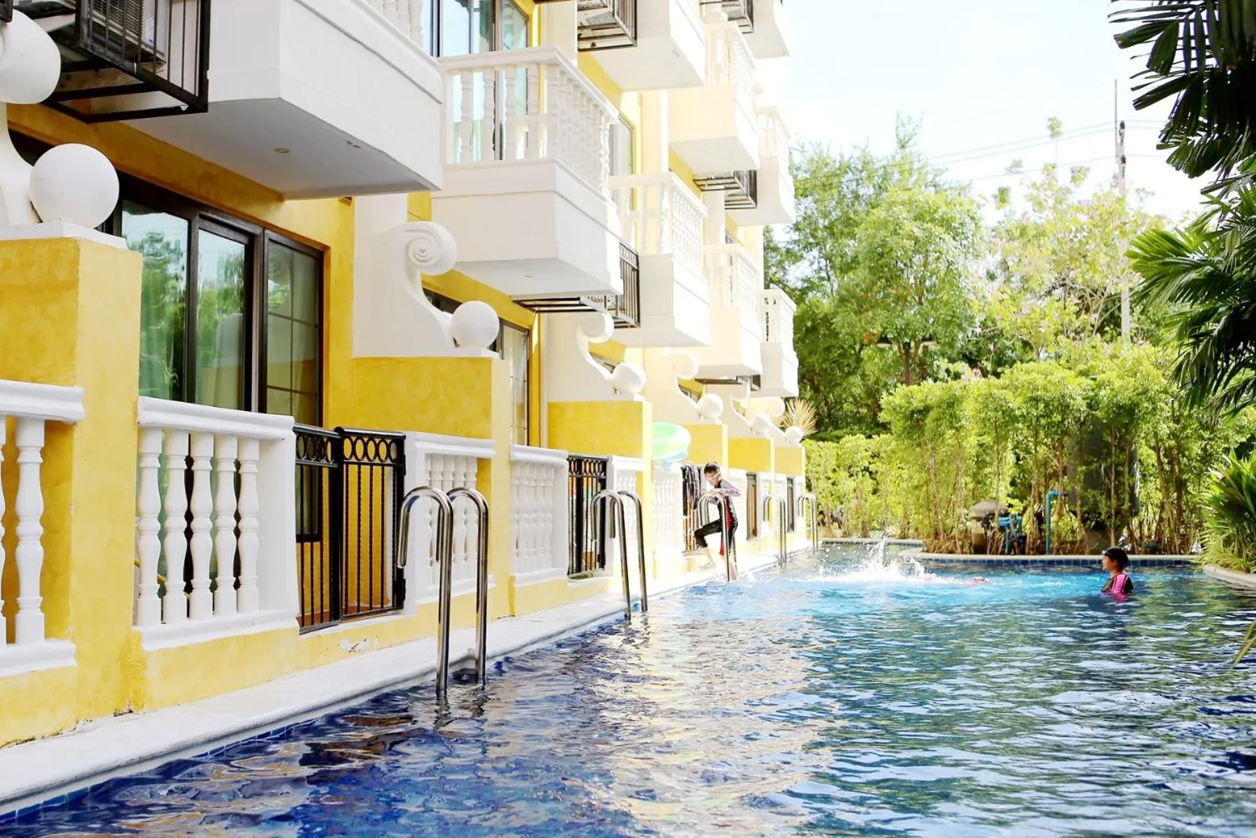 Swimming pool in Venetian Poseidon Pool Hotel
