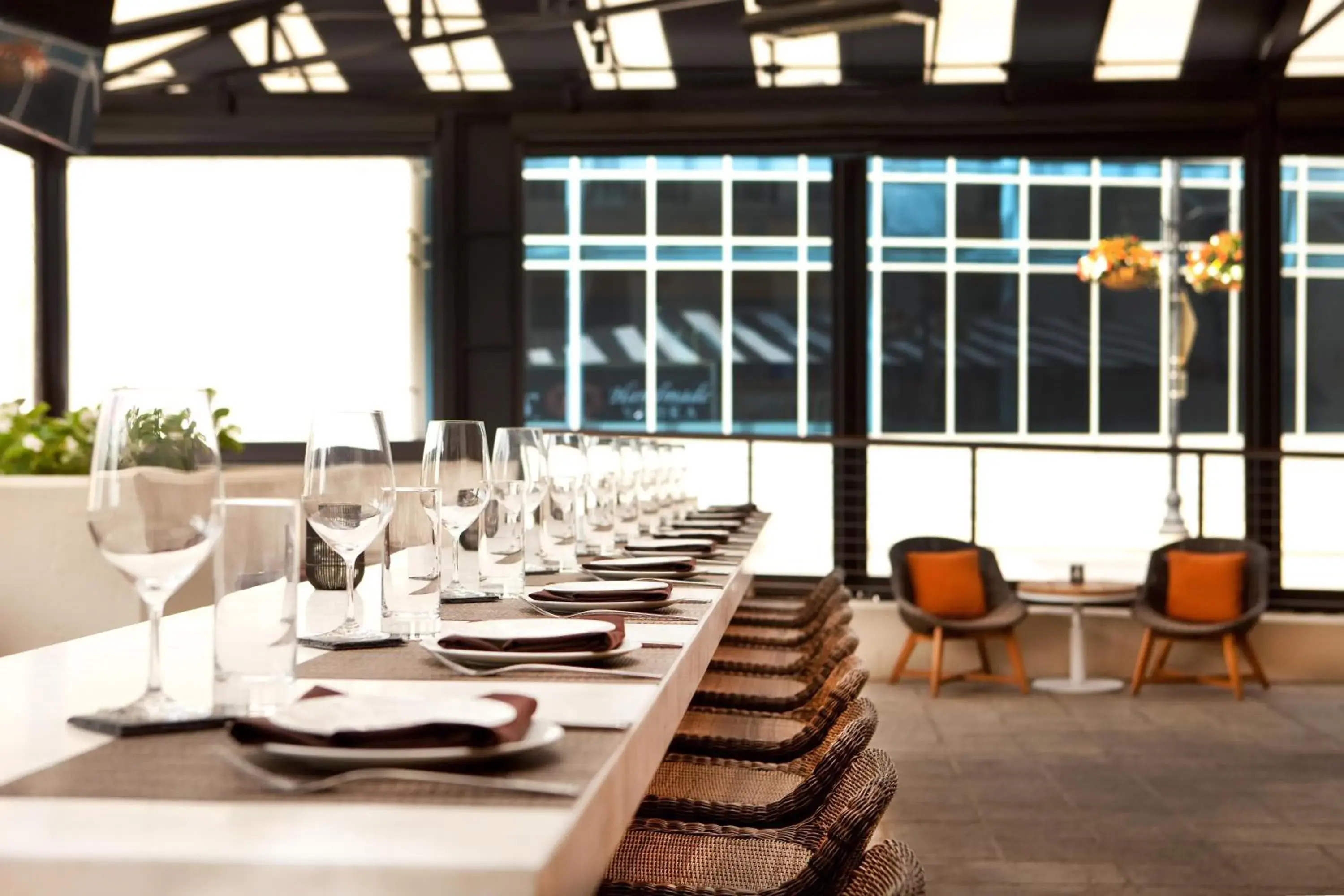 Restaurant/places to eat in Hilton Nashville Downtown Restaurant/places to eat in Hilton Nashville Downtown