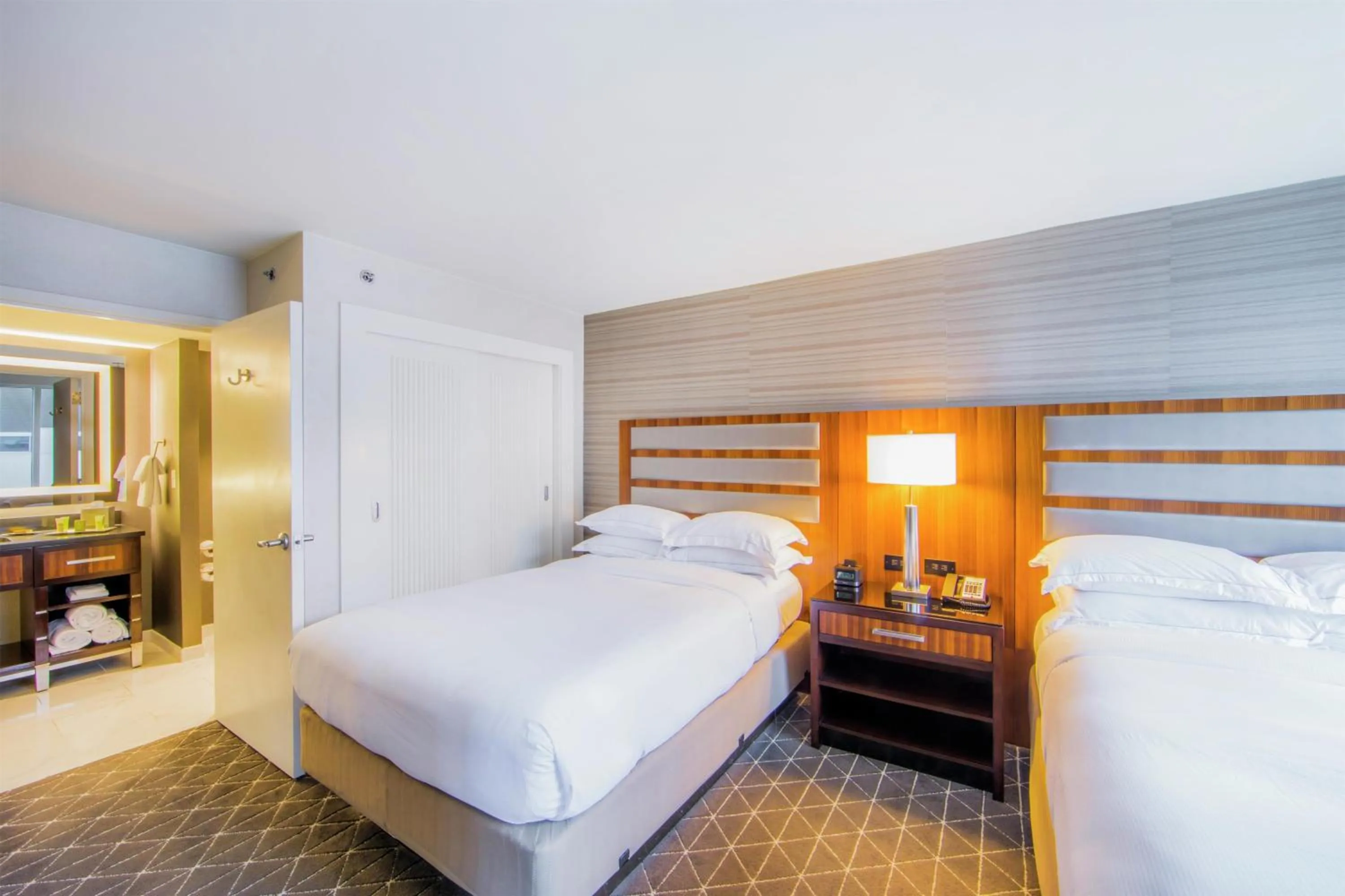 Photo of the whole room, Bed in Hilton Nashville Downtown