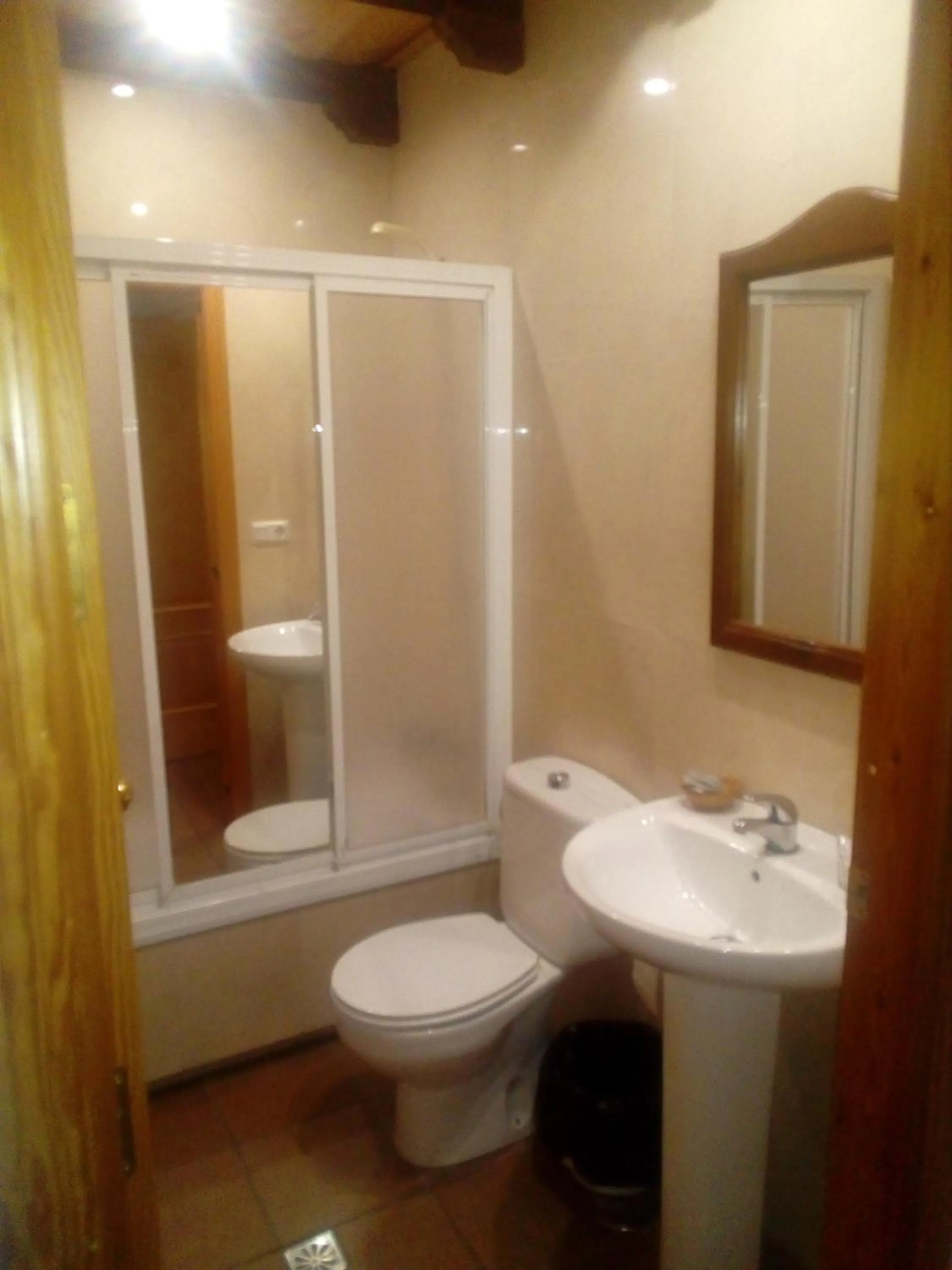 Bathroom in Hotel Restaurante Calderon