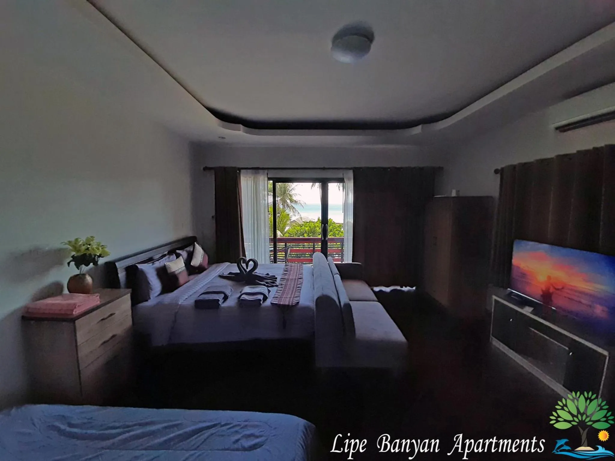 Bed in Lipe Banyan Apartments
