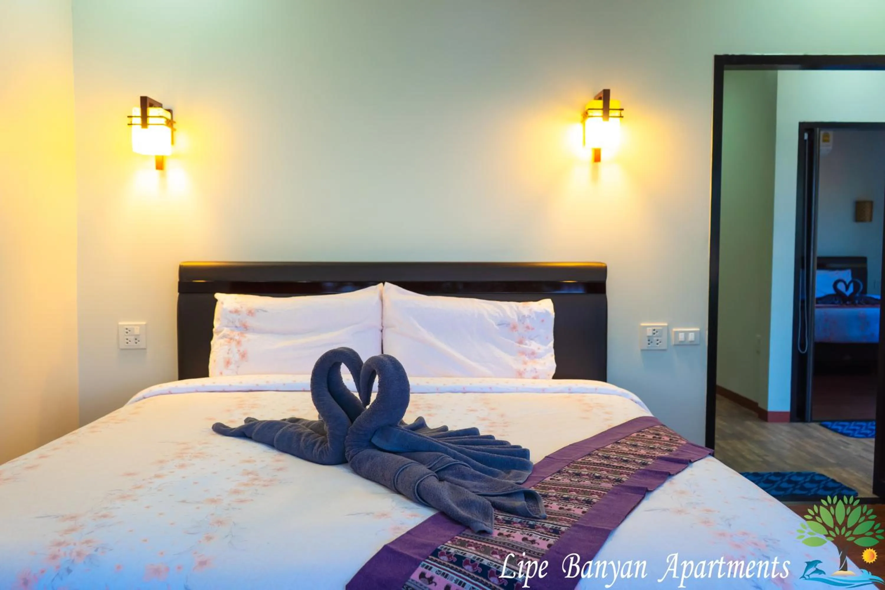 Bed in Lipe Banyan Apartments