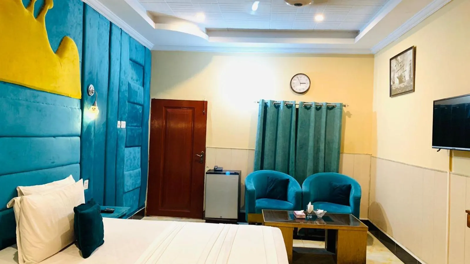 Bed in The King Hotel