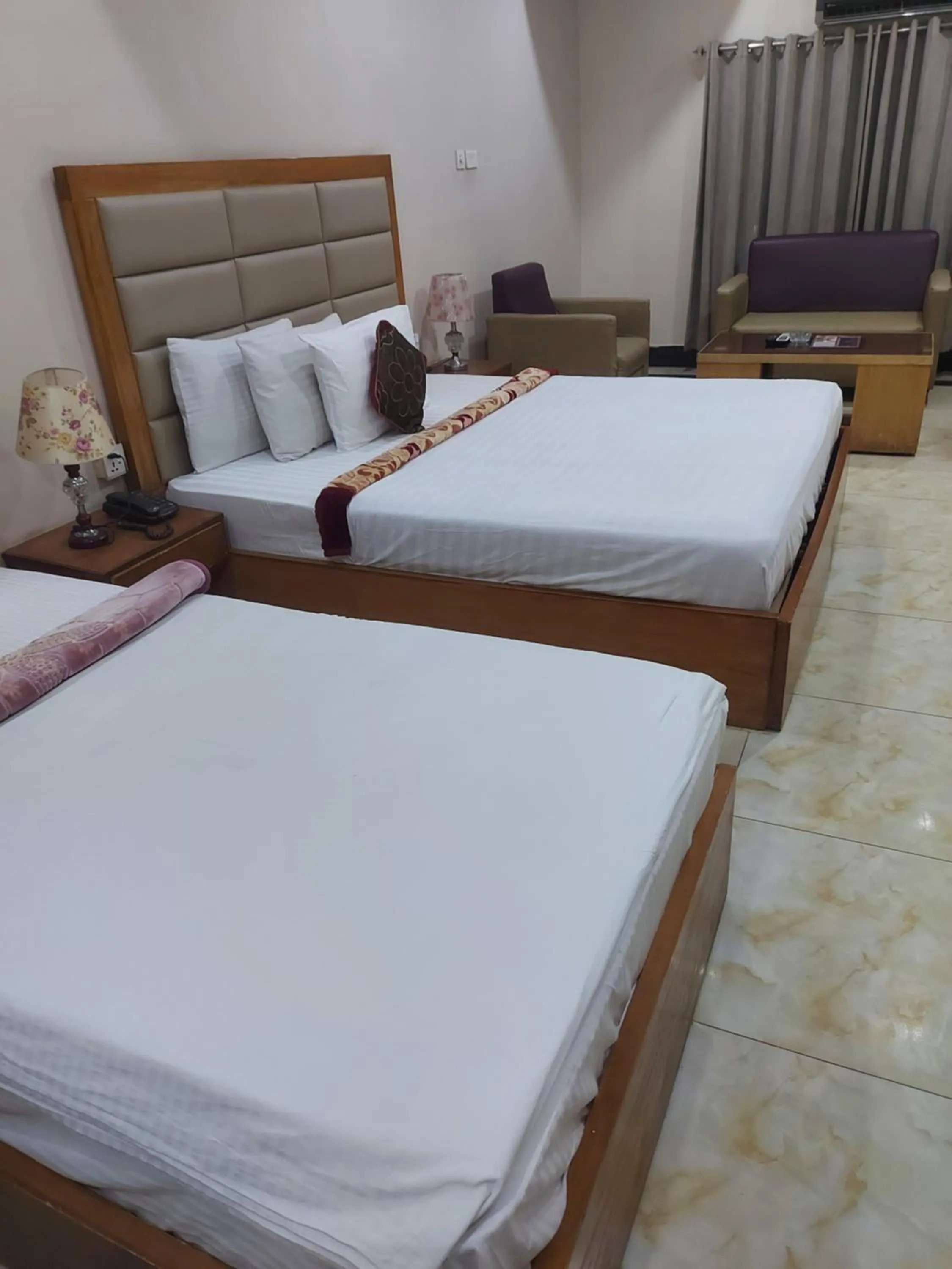 Bed in The King Hotel