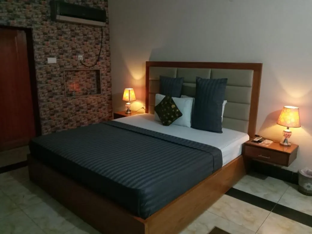 Bed in The King Hotel