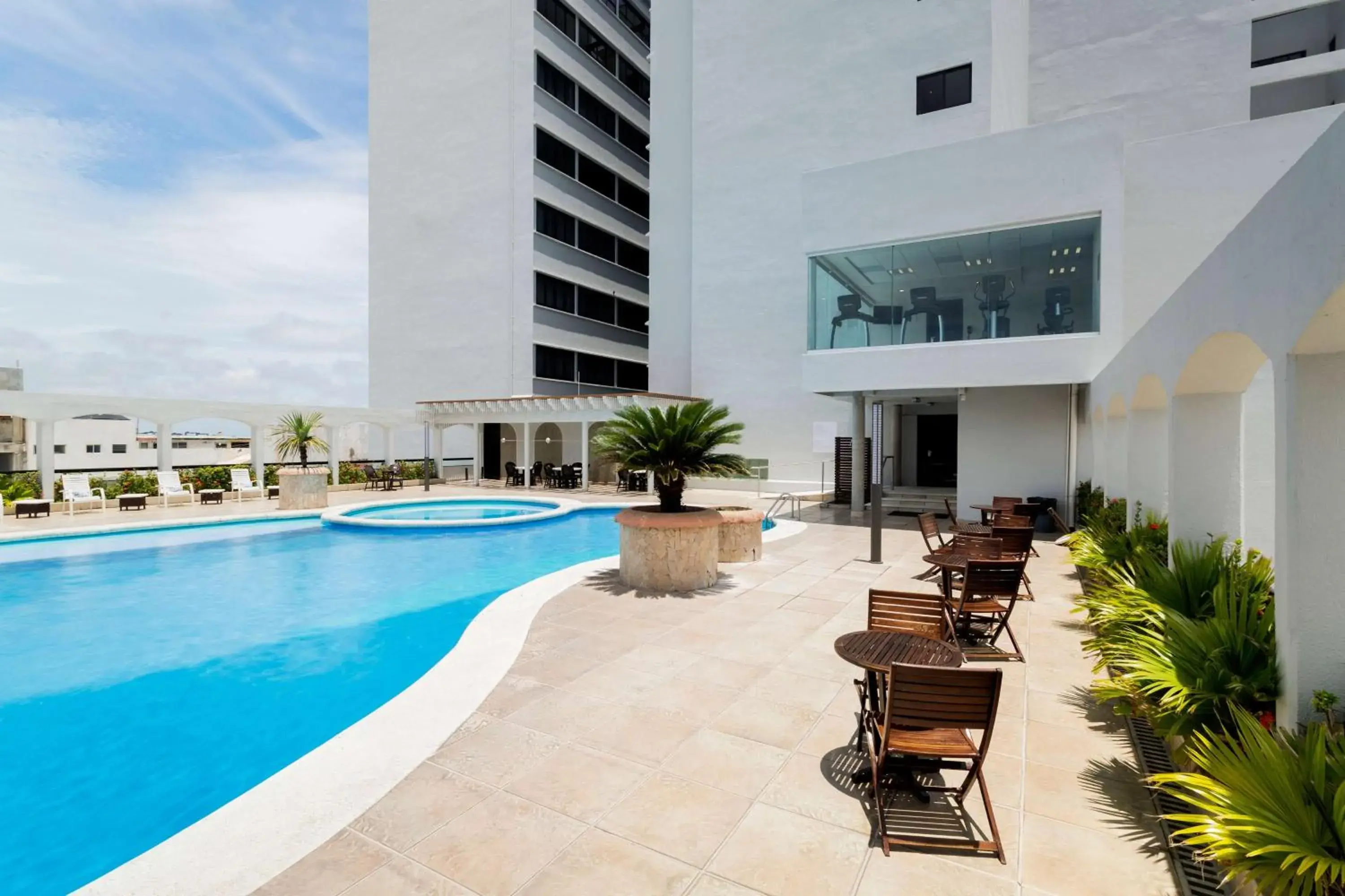 Pool view in DoubleTree by Hilton Veracruz Pool view in DoubleTree by Hilton Veracruz