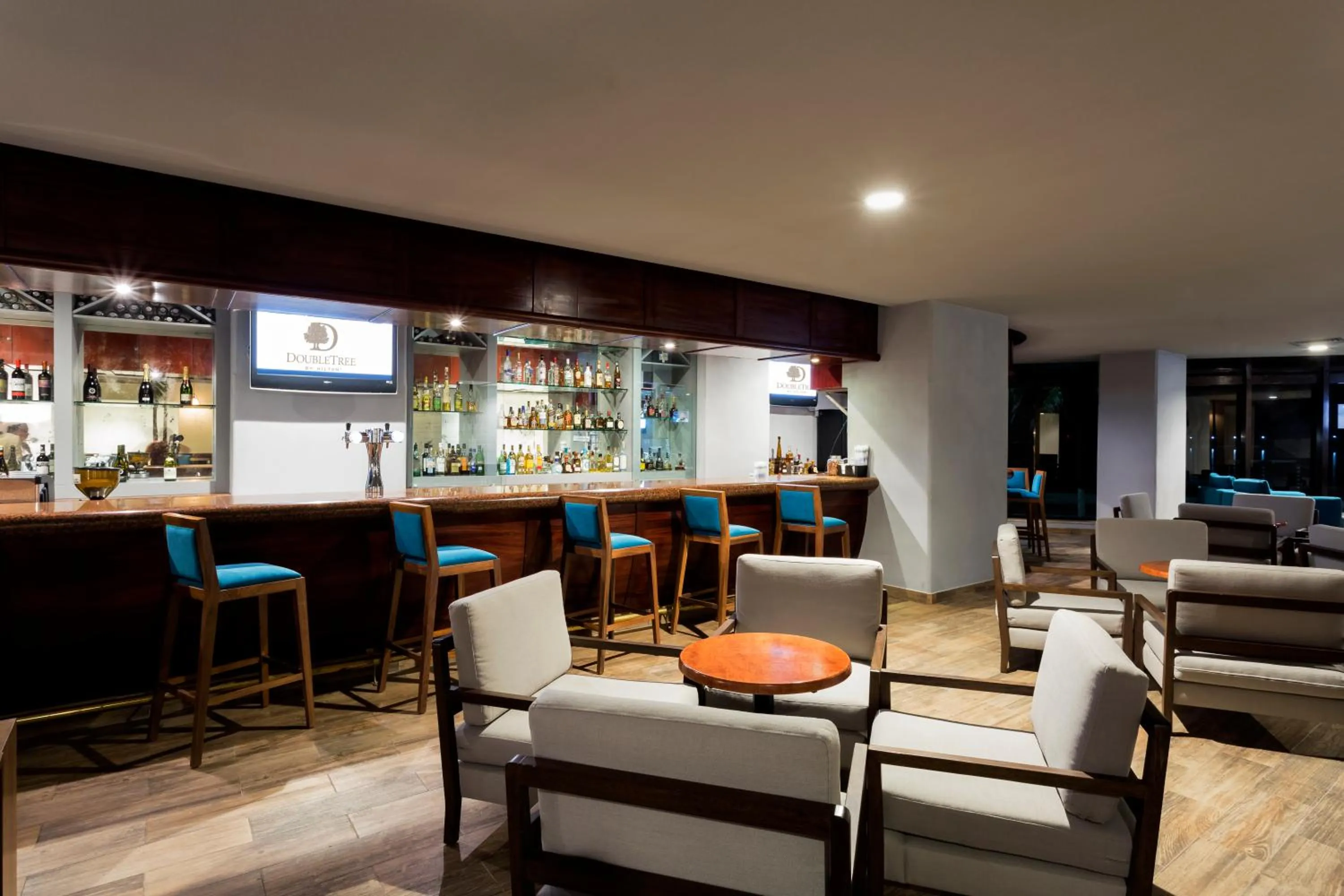Lounge or bar in DoubleTree by Hilton Veracruz
