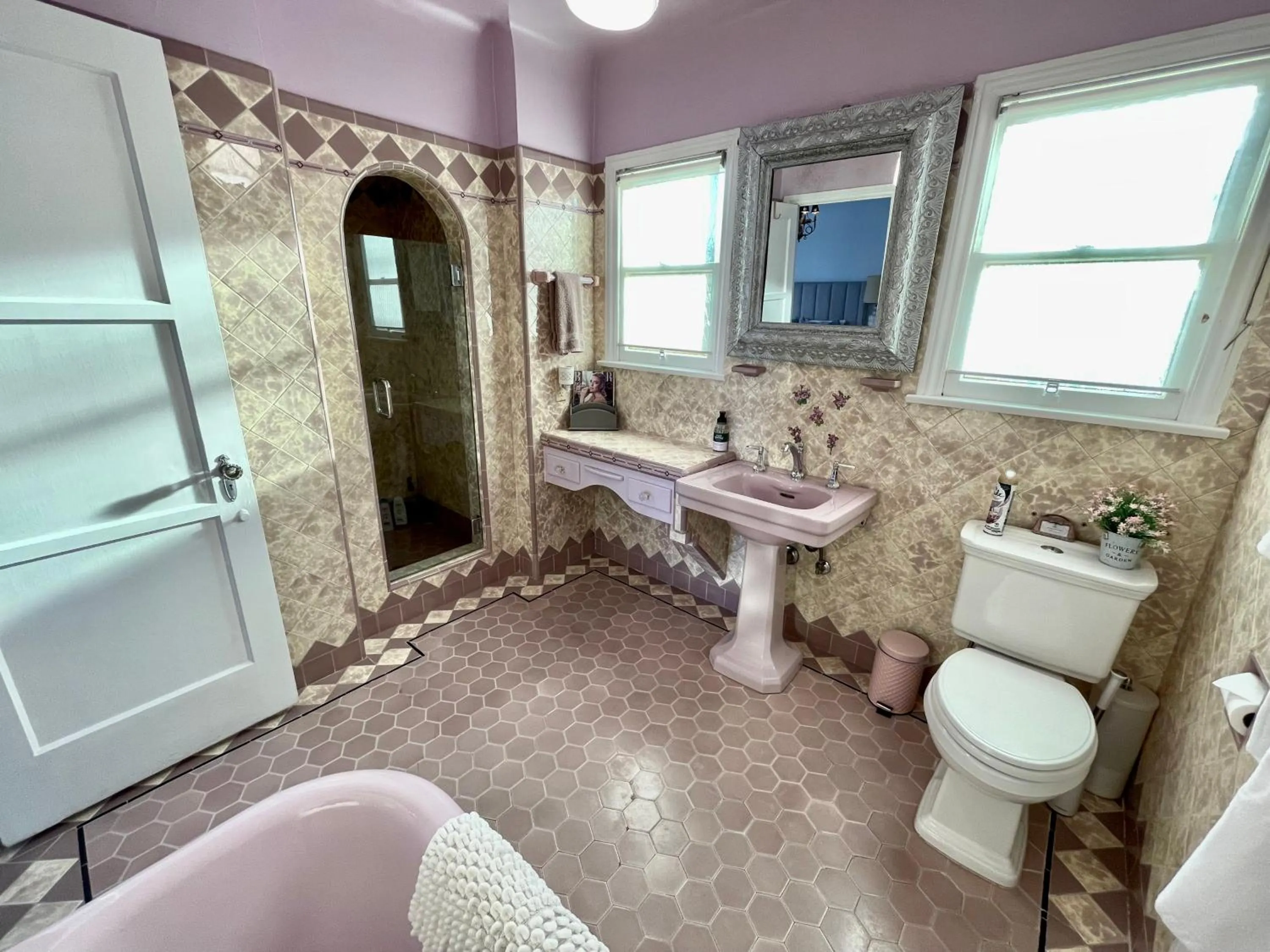 Bathroom in SpanishFairytale4bd3ba