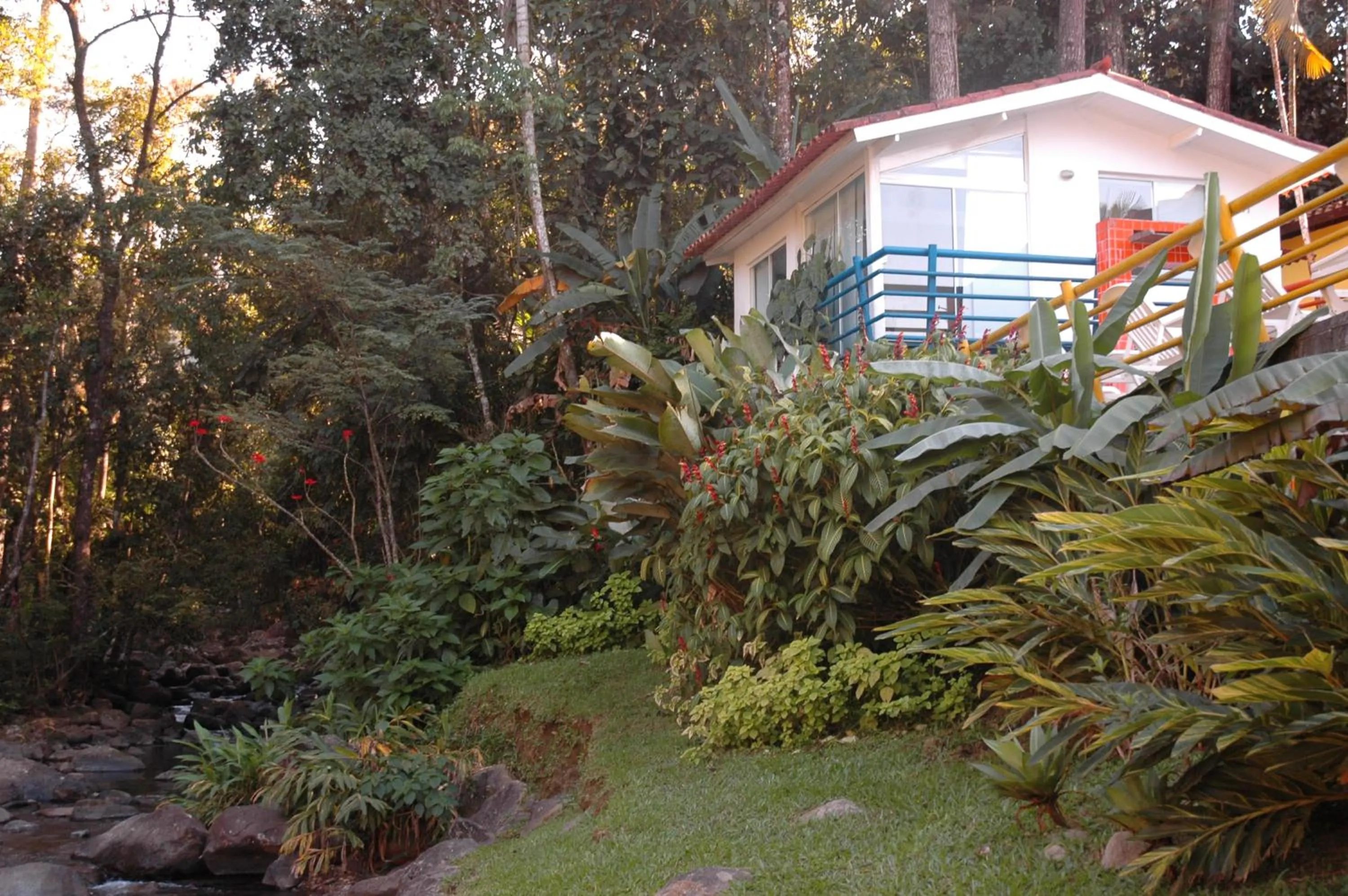 Property building in Pousada Suarez