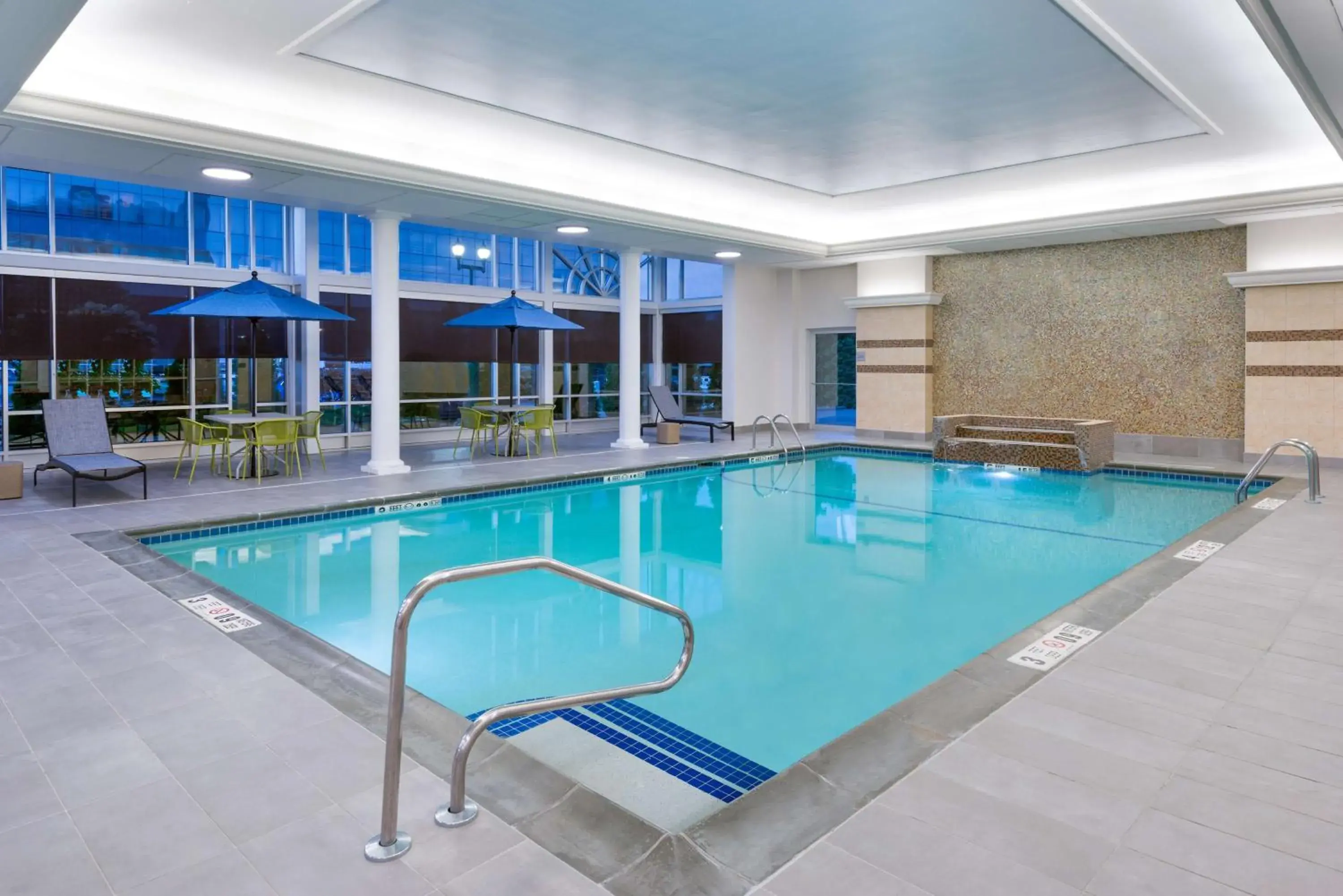 Pool view in Hampton Inn & Suites Buffalo/Downtown Pool view in Hampton Inn & Suites Buffalo/Downtown