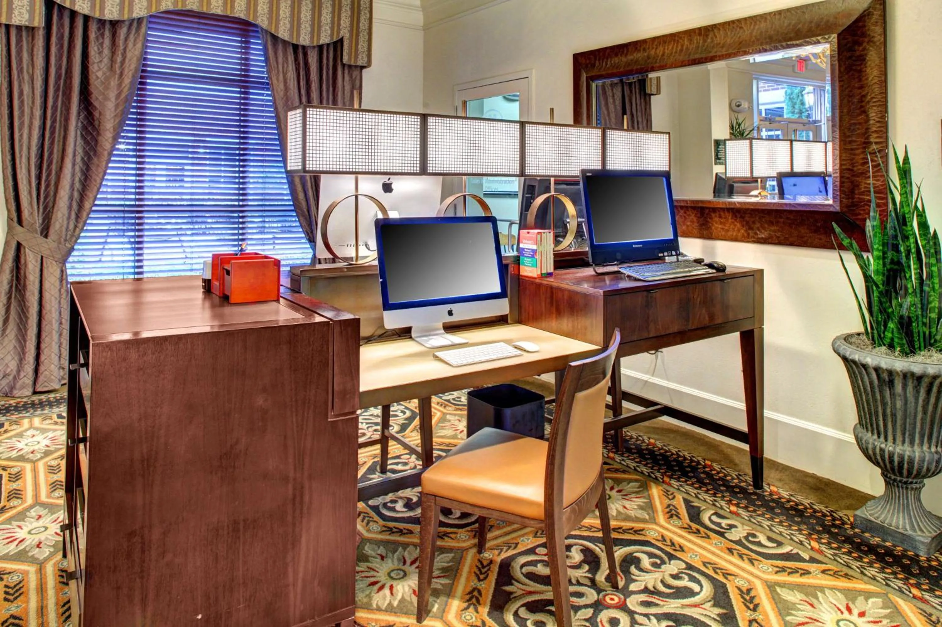 Business facilities, Bed in Hilton Columbia Center