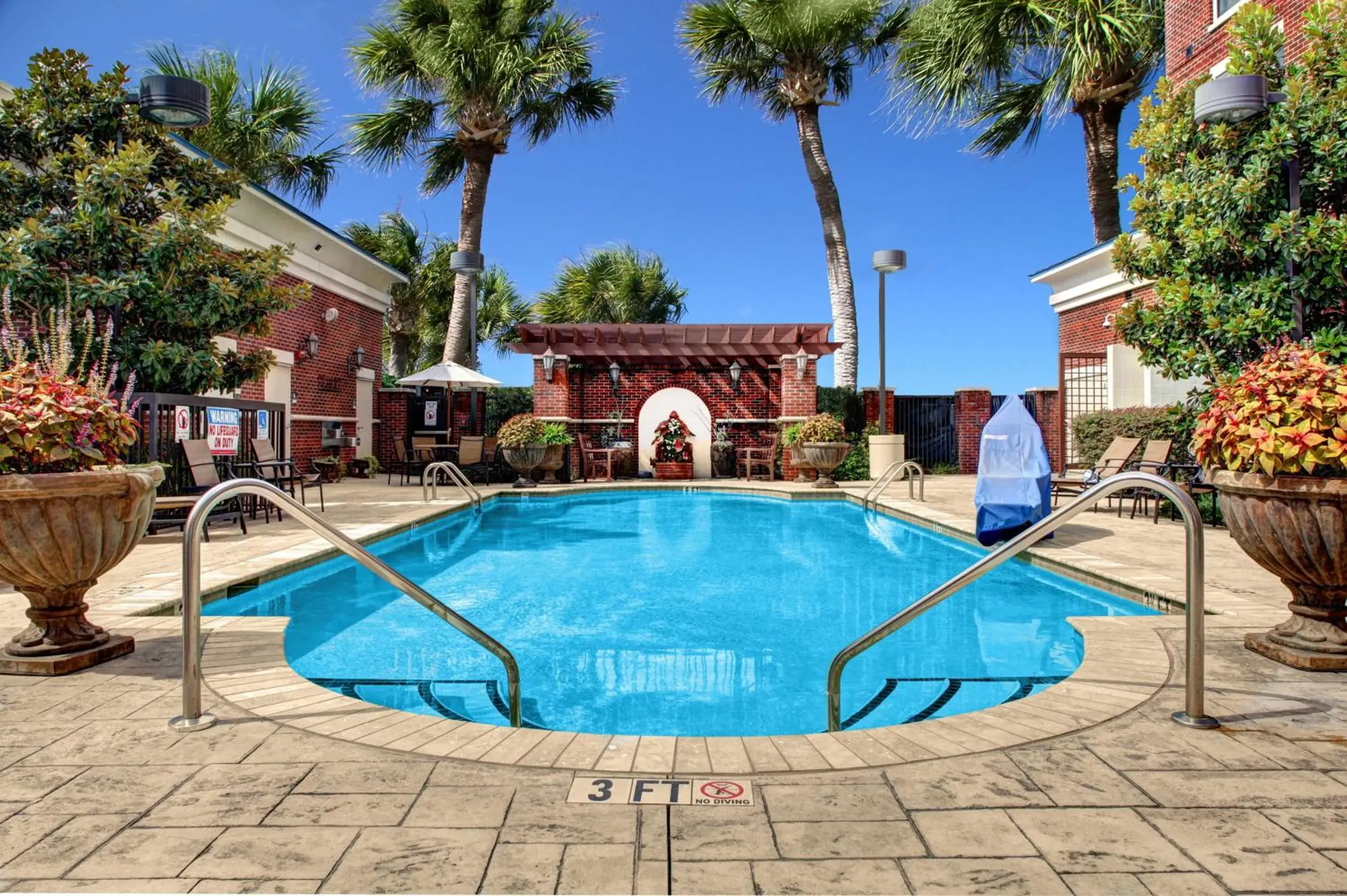Pool view in Hilton Columbia Center Pool view in Hilton Columbia Center