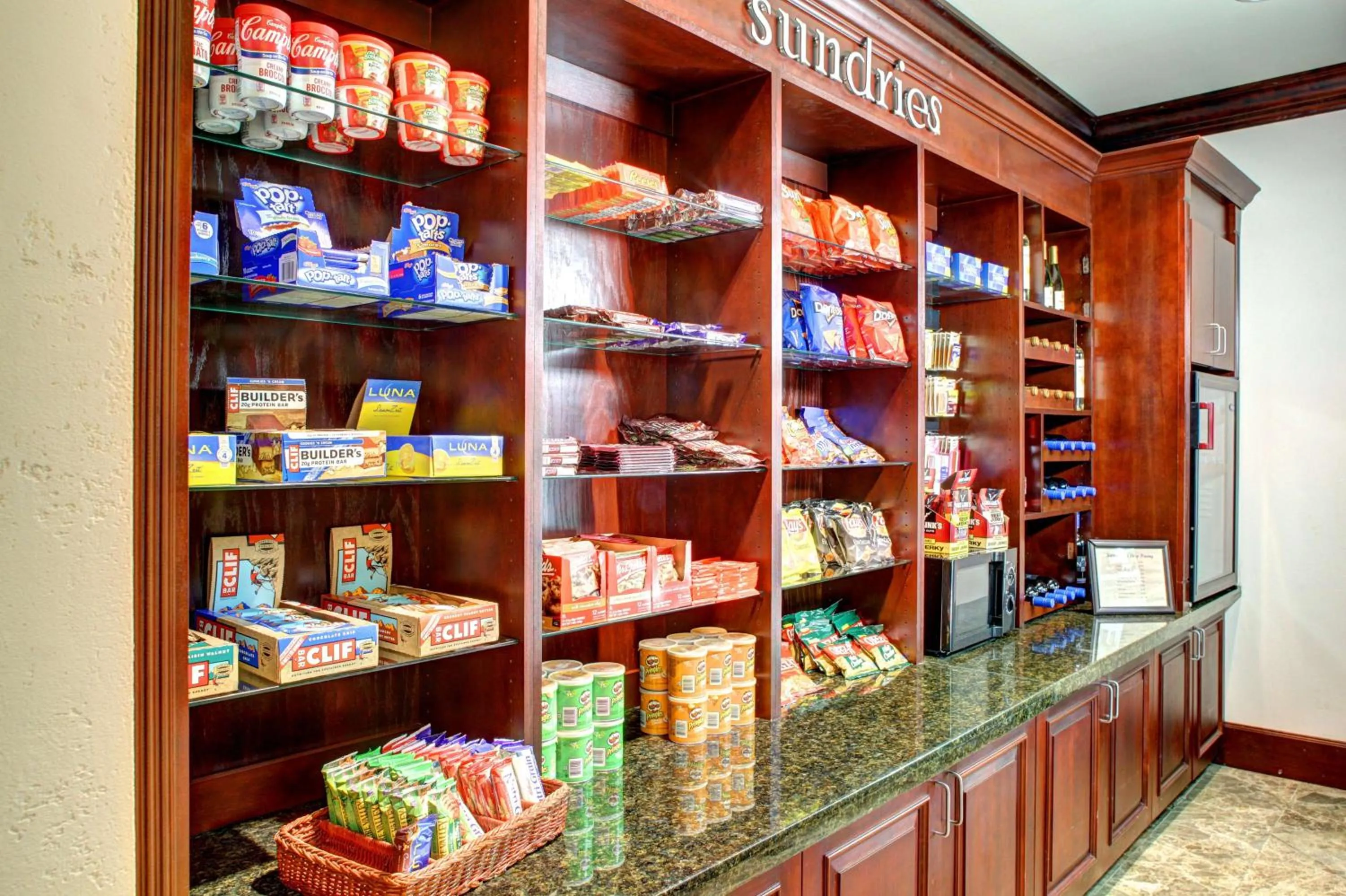 Restaurant/places to eat in Hilton Columbia Center