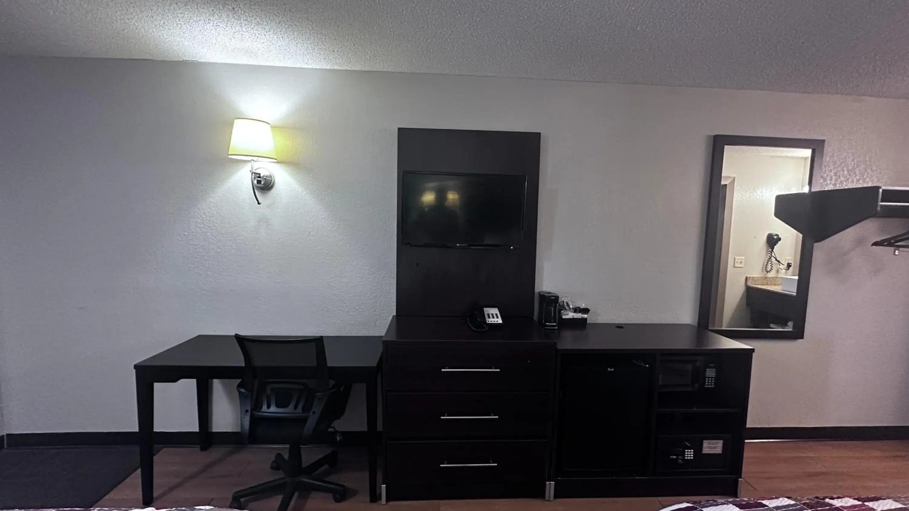 Red Roof Inn Anderson, IN Red Roof Inn Anderson, IN