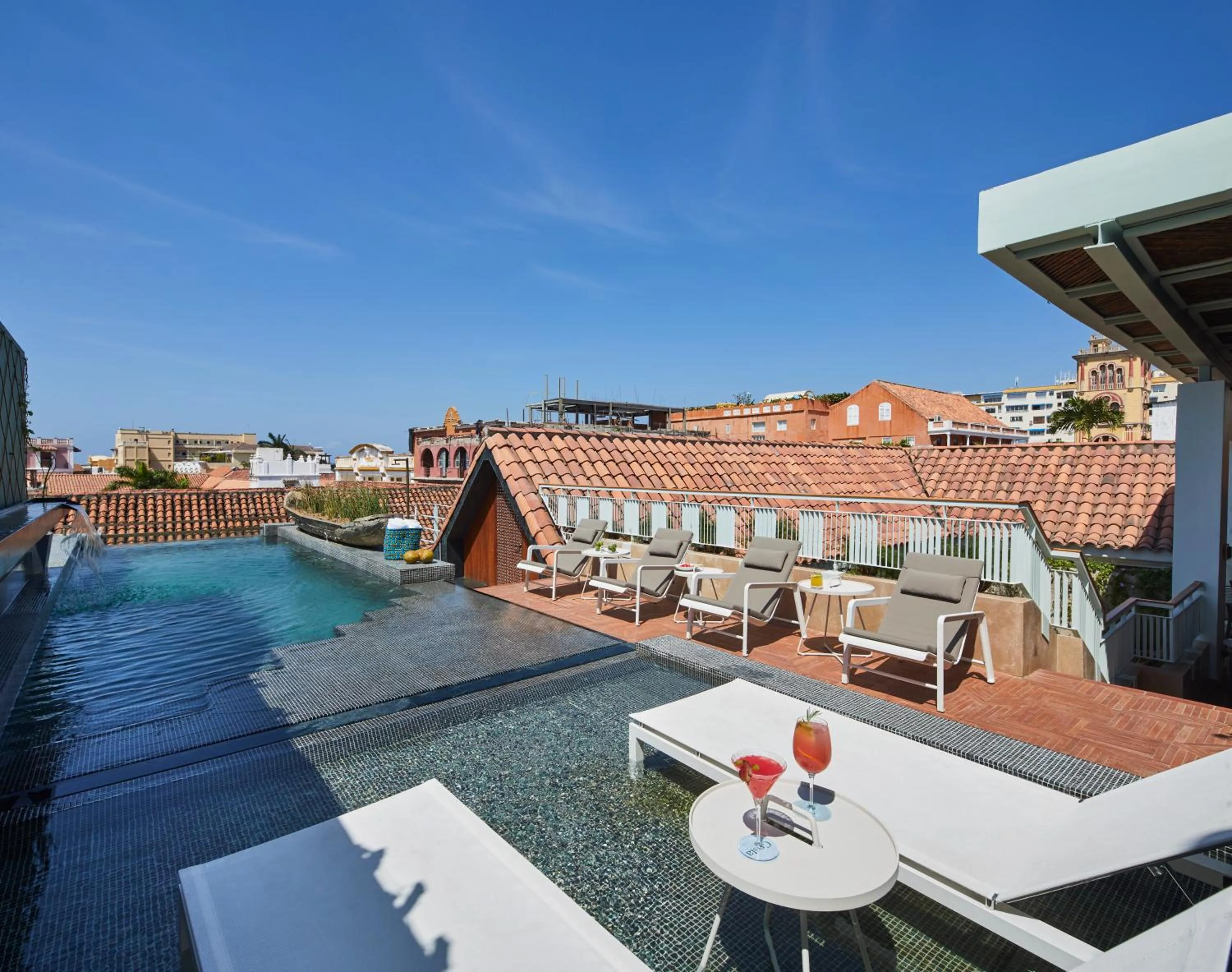 Swimming pool in Hotel Boutique Casona del Colegio