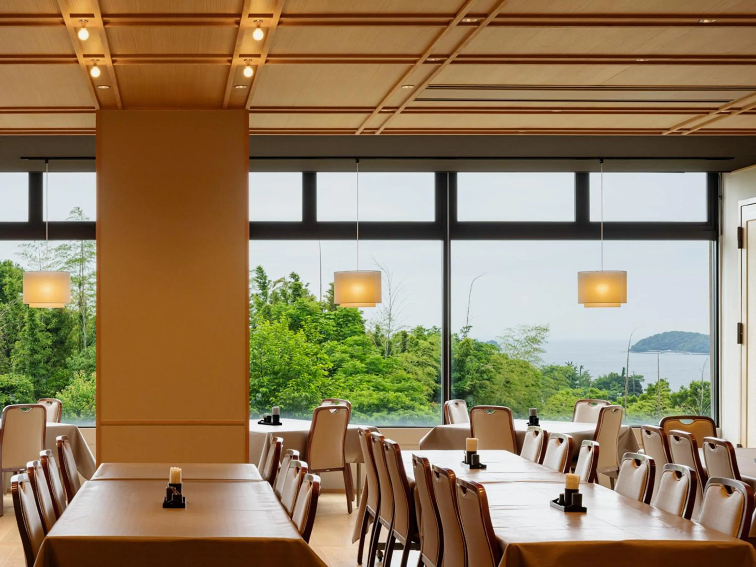 Restaurant/places to eat in Hiranoya