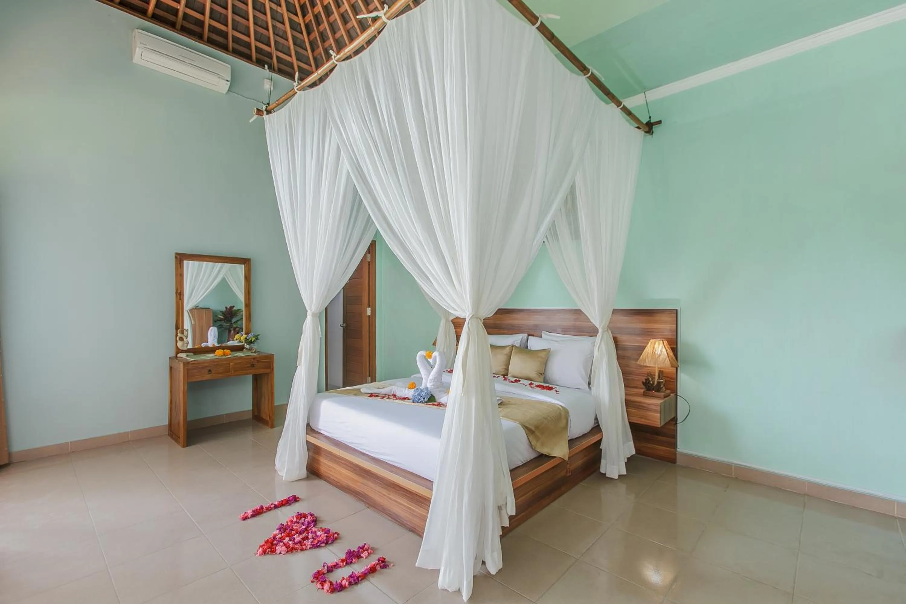 Decorative detail, Bed in Villa D'Carik Bali