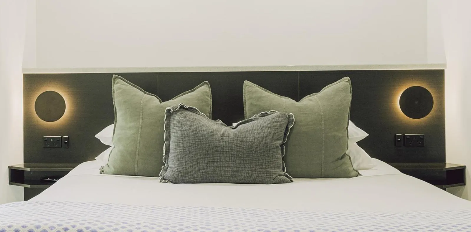 Bed in 1770 Getaway Villas