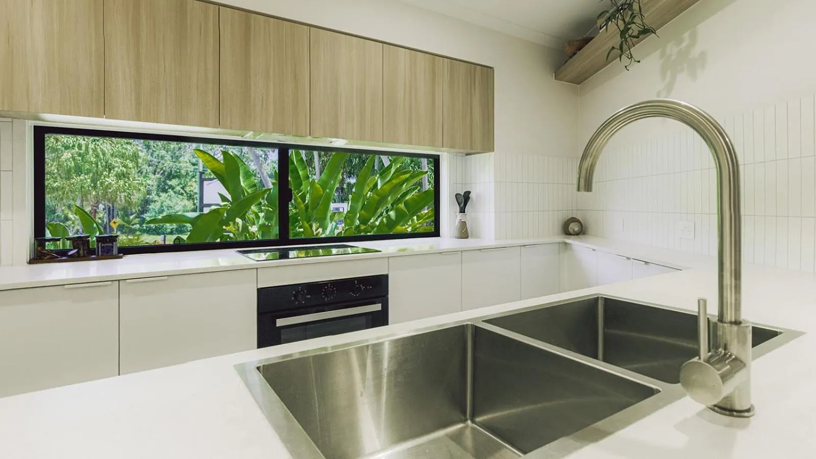 kitchen in 1770 Getaway Villas