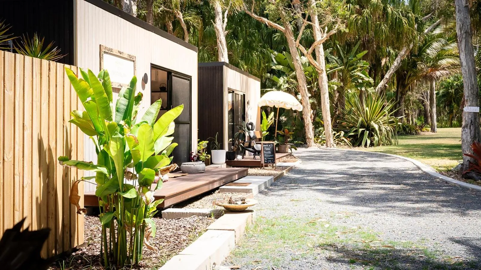 Property building in 1770 Getaway Villas