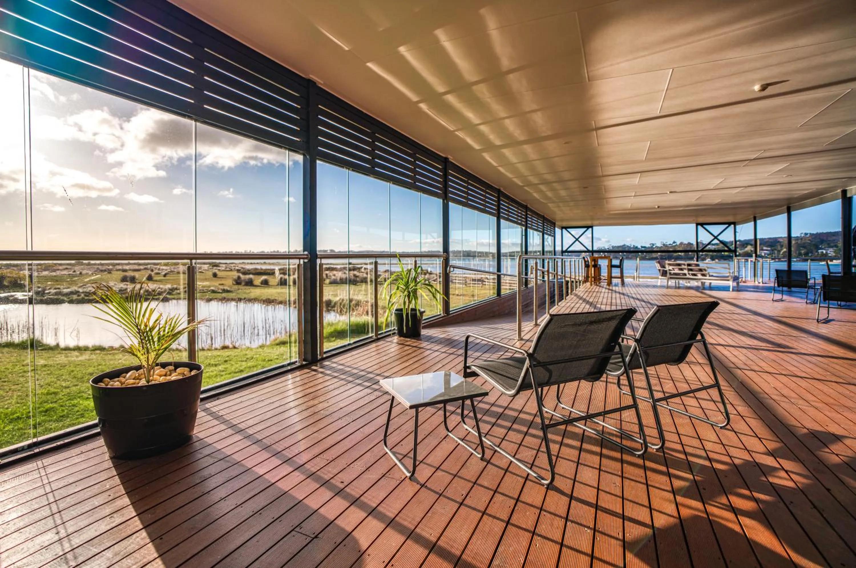 Property building in Panorama Hotel St Helens