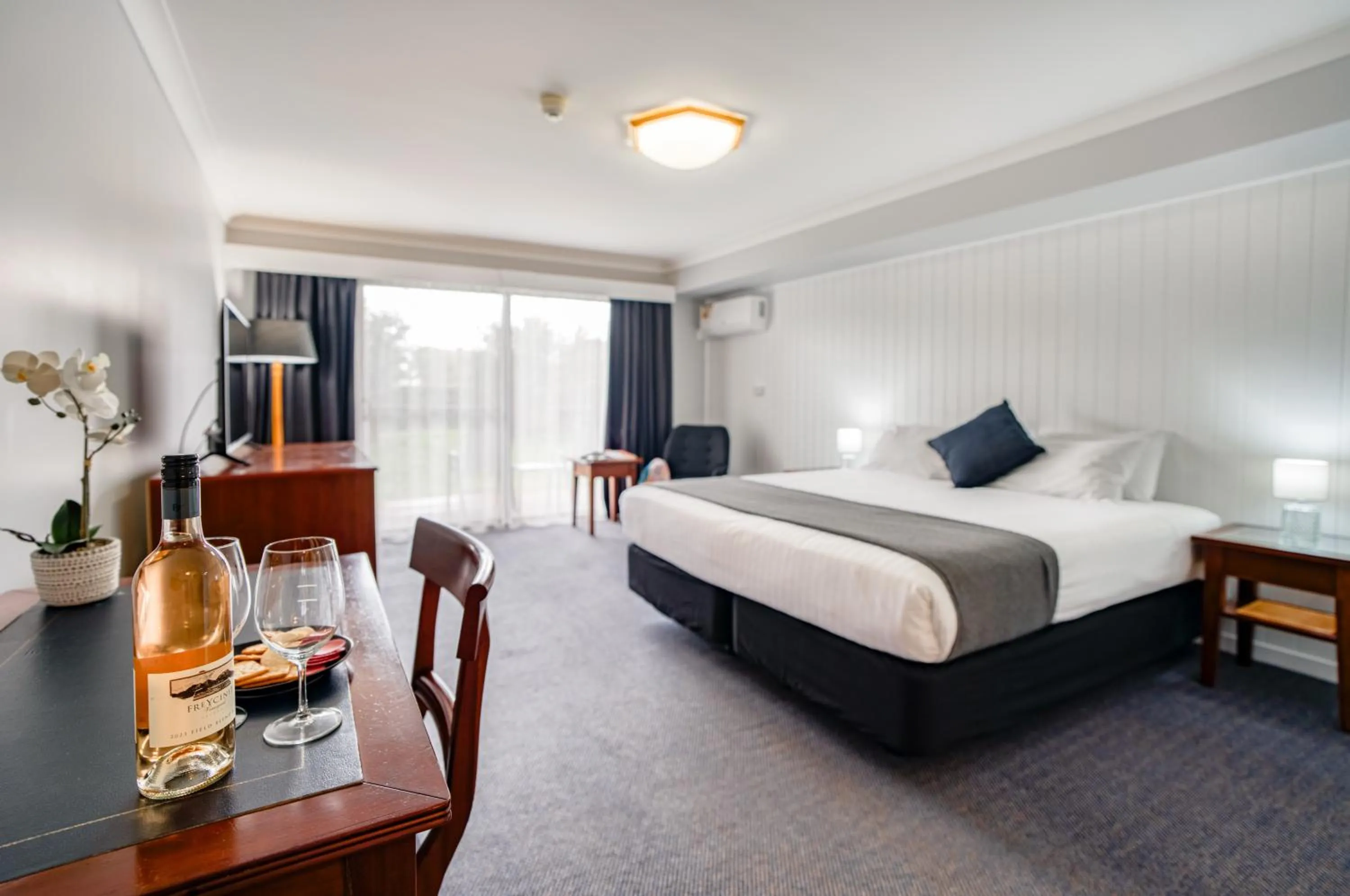 Property building, Bed in Panorama Hotel St Helens