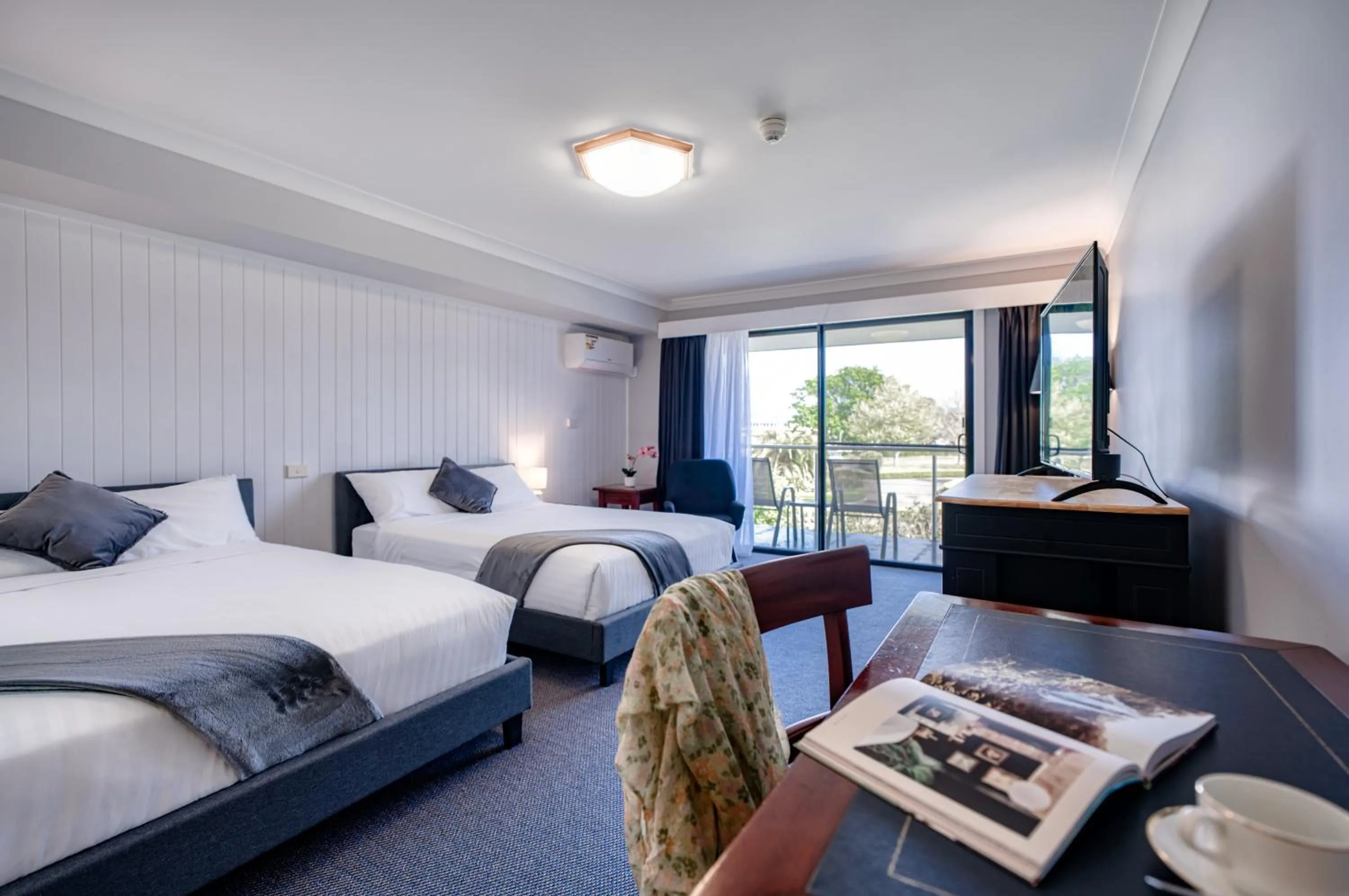 Bed in Panorama Hotel St Helens