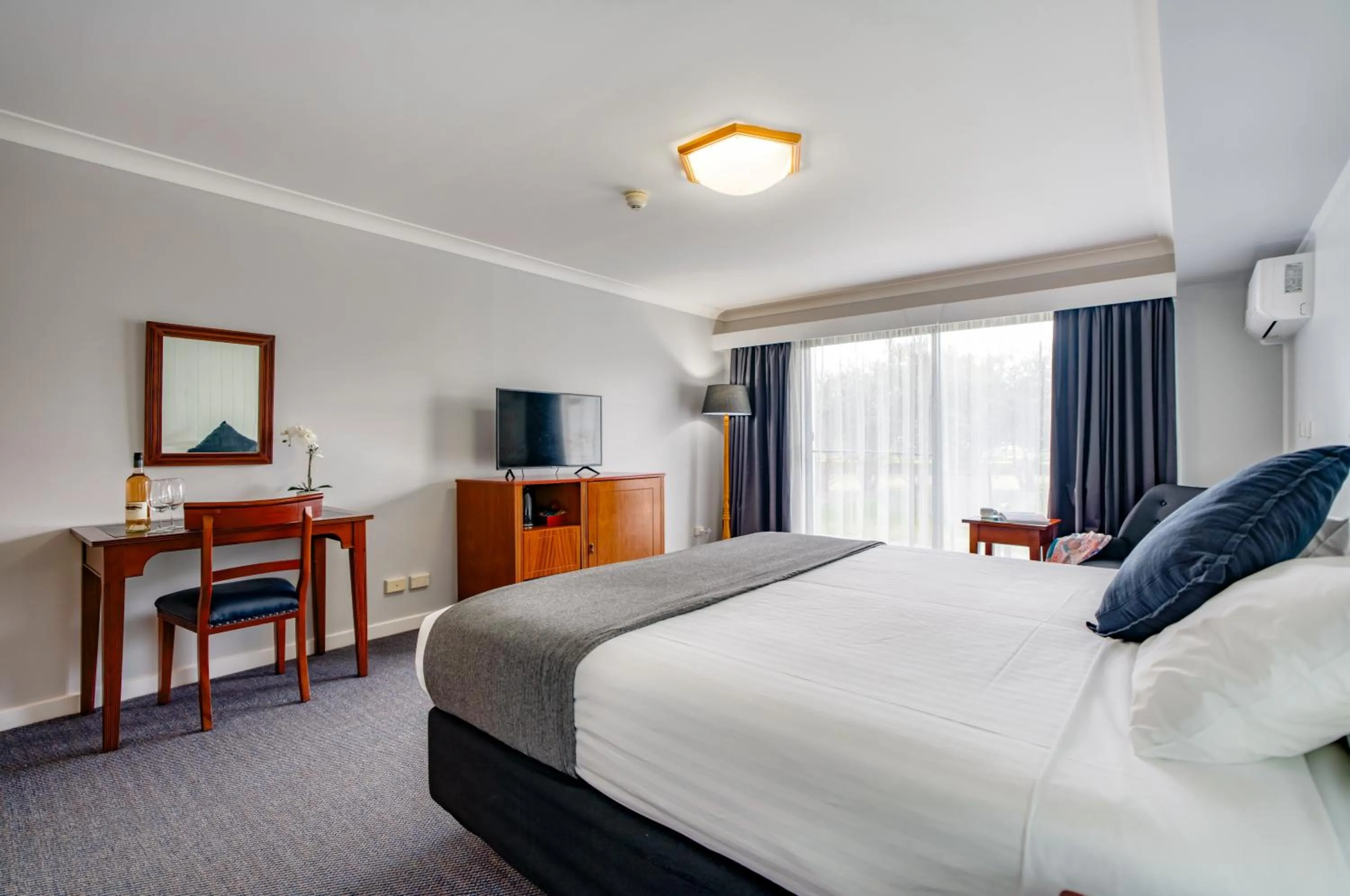 Property building, Bed in Panorama Hotel St Helens