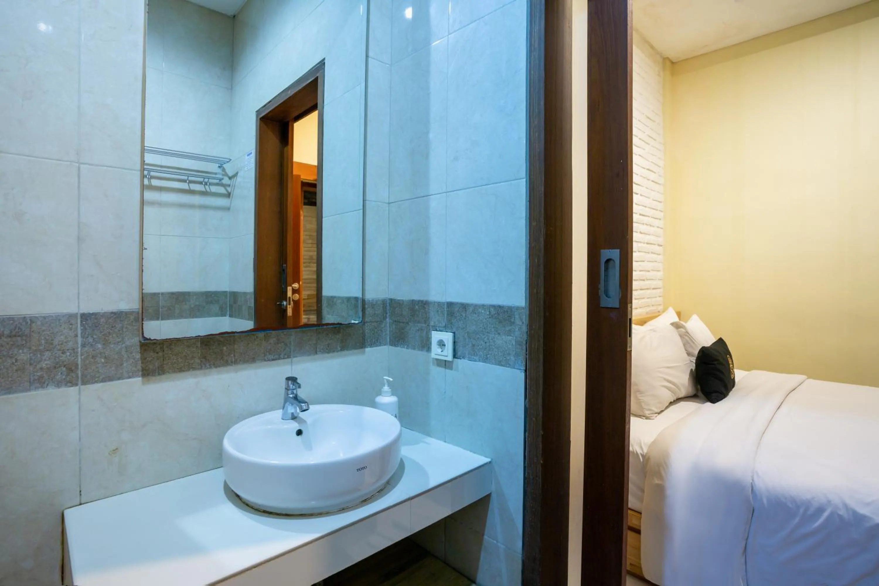 Bathroom, Bed in Paisa Seminyak Living