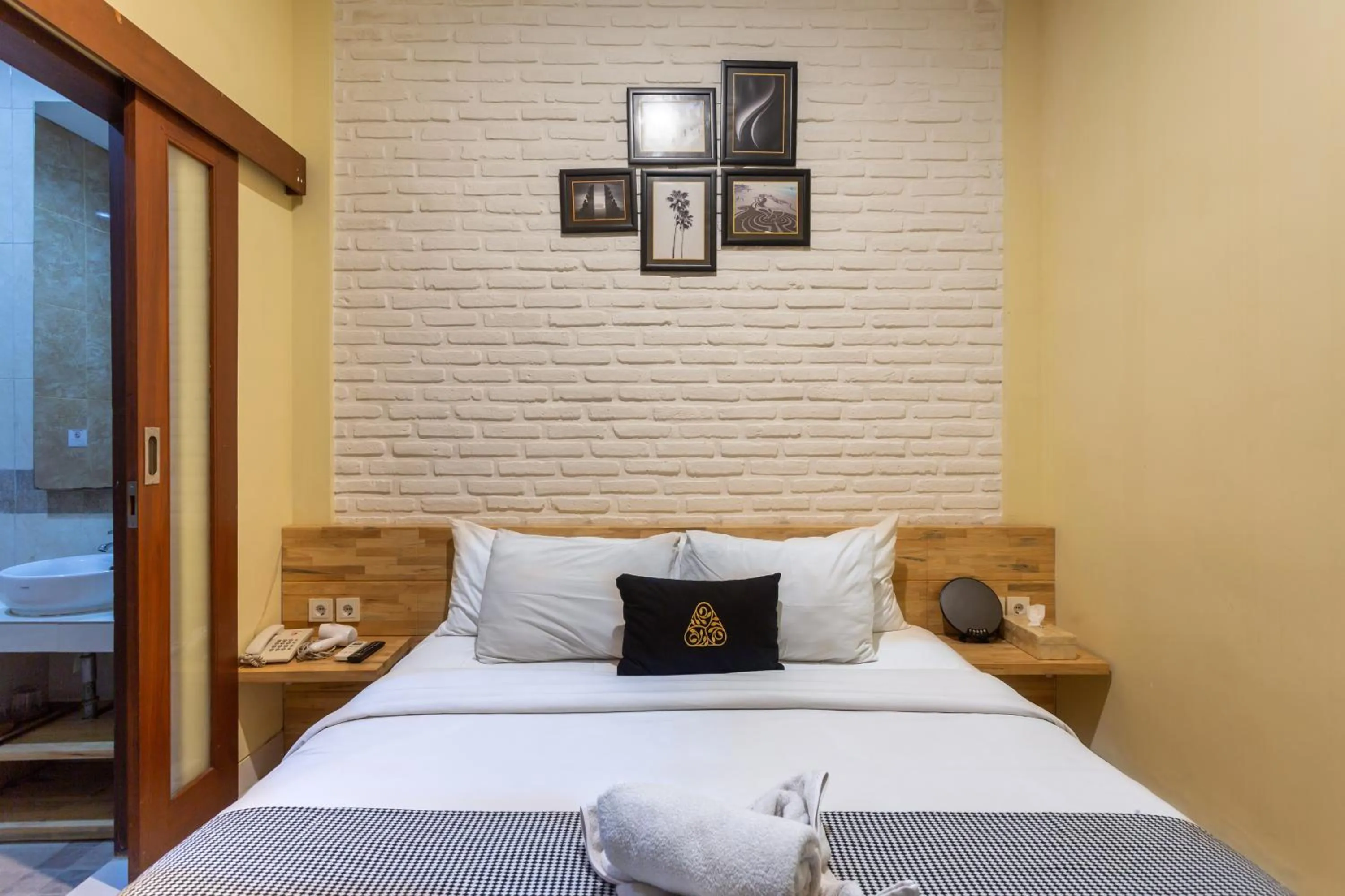 Bedroom, Bed in Paisa Seminyak Living