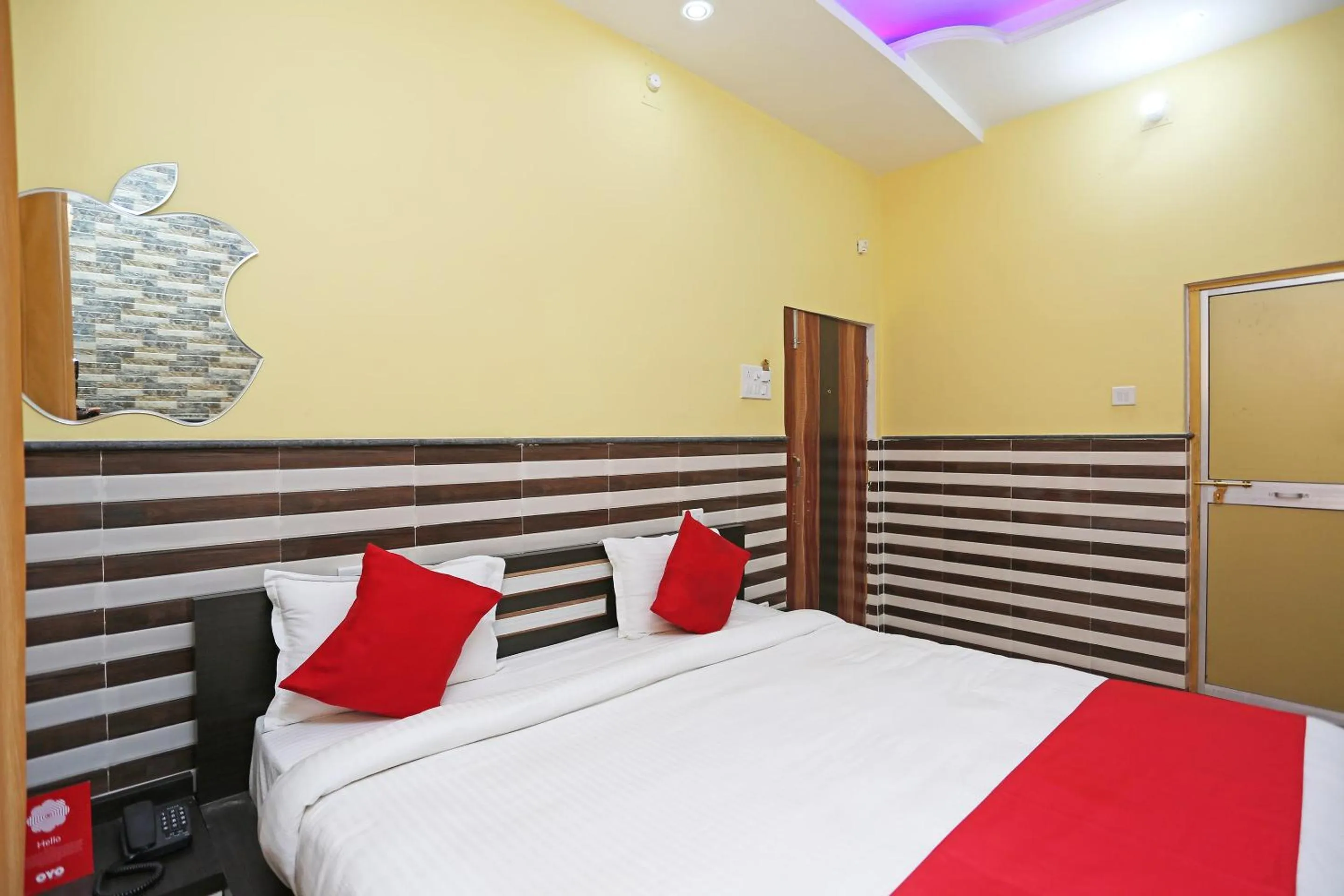 Bed in Hotel Bachchan Palace